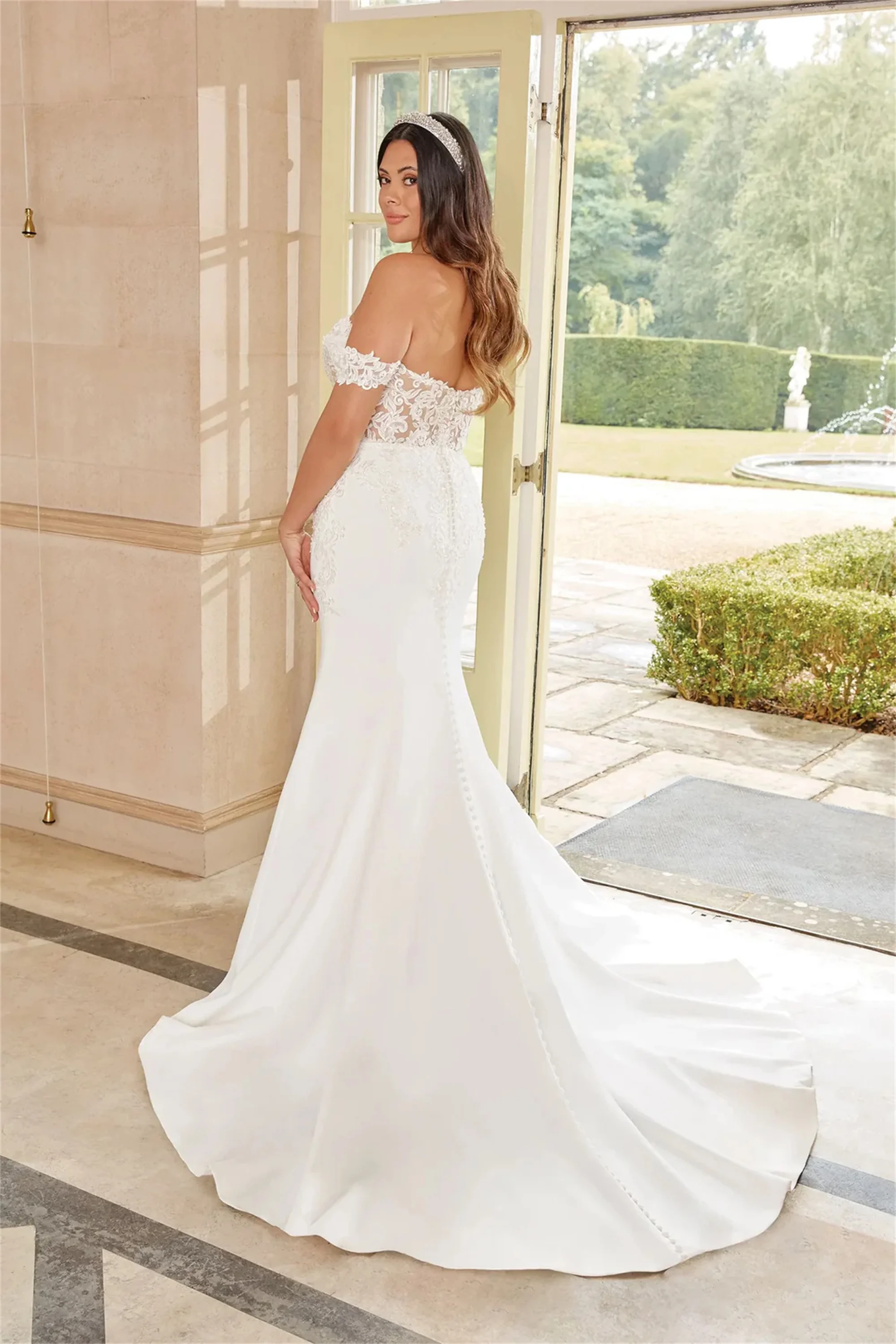 Luxe Plus Size Bruidsjurken Off-shoulder Applicaties Trouwjurken Met Kleine Trein 2025, Aangepaste Bruidsjurken EVON BRIDAL