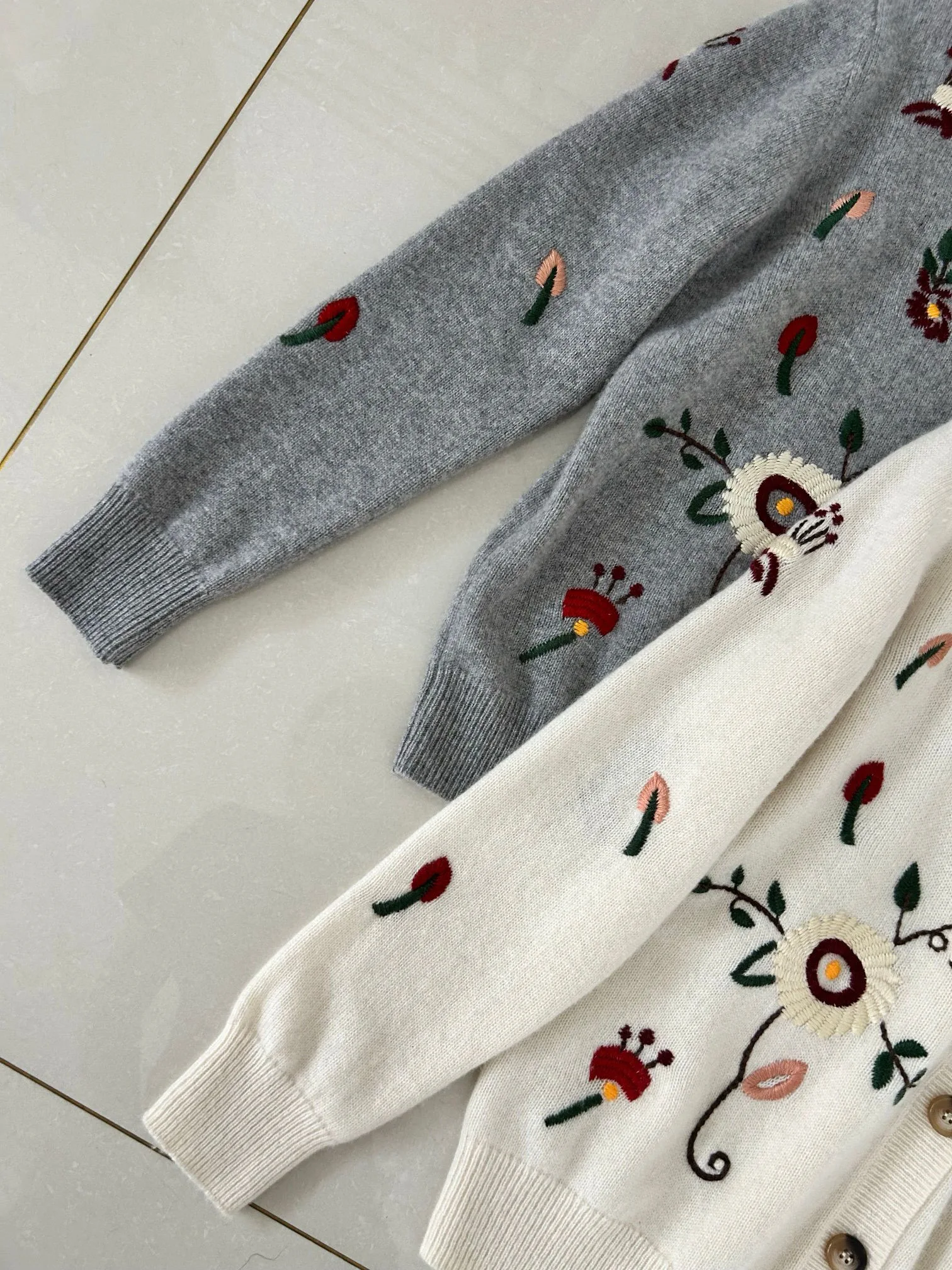 Jesienno-zimowy luksusowy damski kardigan z haftem w kształcie litery V ze 100% kaszmiru