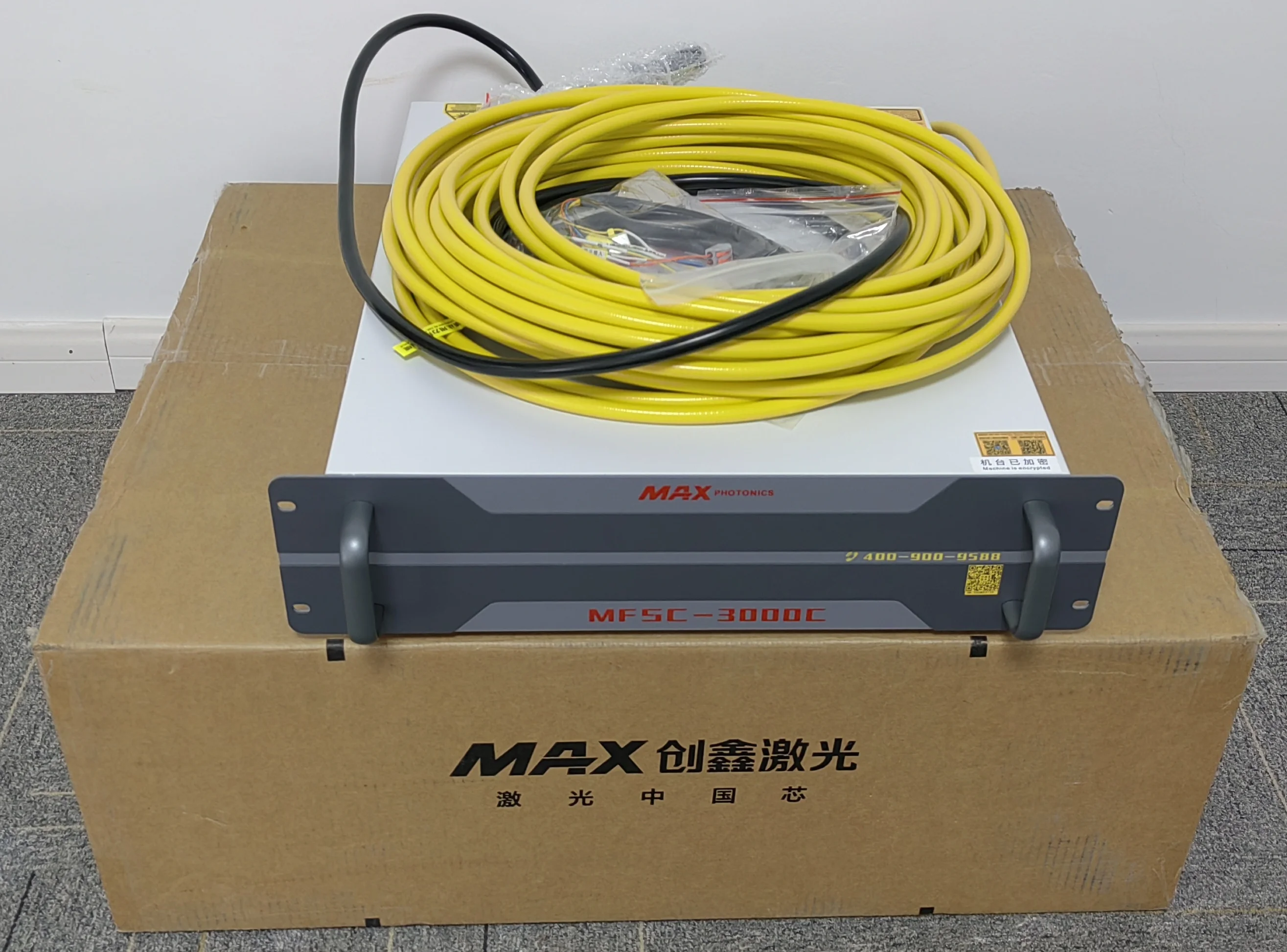 CE-Zertifikat 3000 W Max. Laserquelle Neue Original 3000 W CW-Einzelmodul-Faserlaserquelle