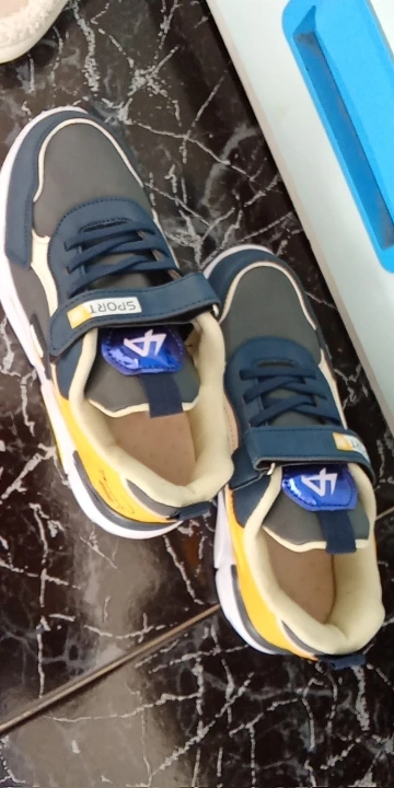 Autumn and Winter Children's Shoes, Boys' Sports Shoes, Leather Surface, Breathable, Non-Slip, Versatile Sports Shoes for Middle-Aged and Older Children, Elementary School Students photo review