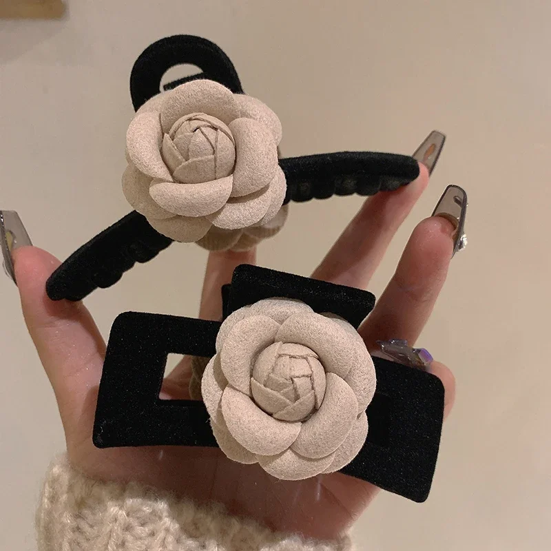 Jesienna nowa flokowana kwiatowa spinka do włosów moda i elegancki klips do kucyka damskie spinki do włosów Trend nakrycia głowy ozdoba AKCESORIA DLA DZIEWCZYNY — zdjęcie 2