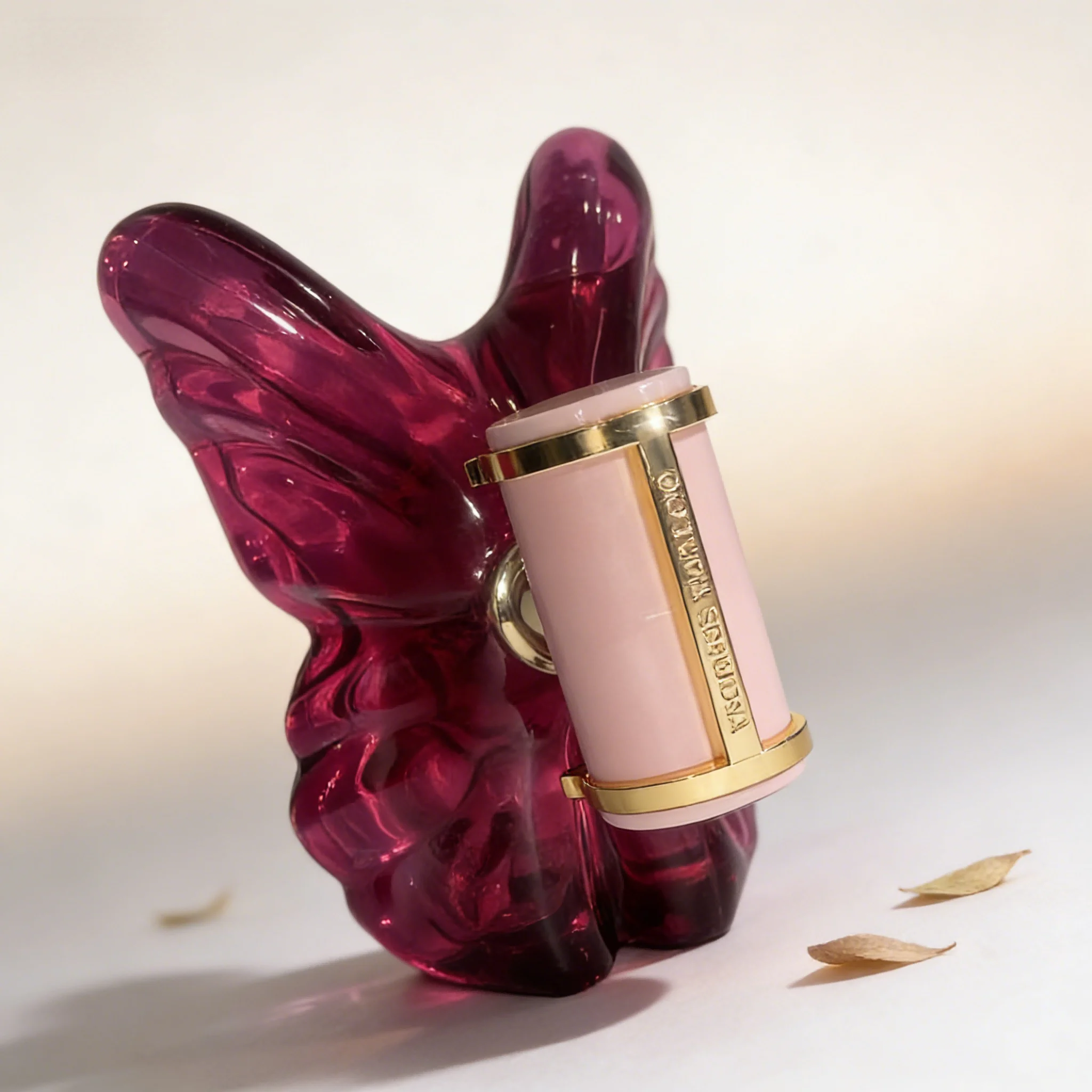 Eau de Parfum pour Femme 100ml, Flacon Design Papillon, Parfum Floral Fruité, Parfum Longue Durée, Beau Cadeau pour les Célébrations et les Tenues Décontractées