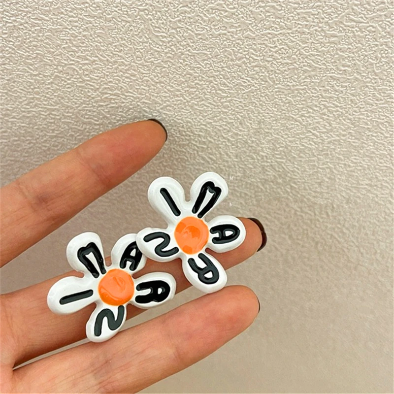 French Exaggerated Graffiti Large Flower Geometric Irregular Stud Earrings retro petals for Women Girls Holiday Travel Jewelry