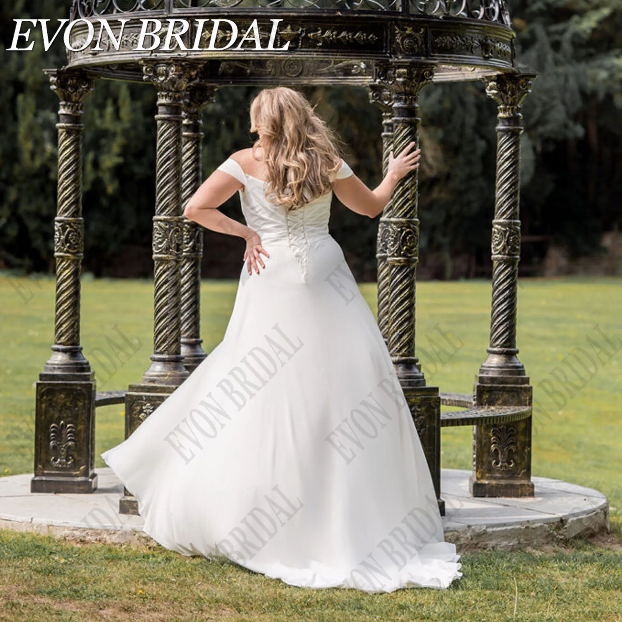 EVON BRIDAL-Robe de Mariée Classique en Mousseline de Soie, Grande Taille, Simple, avec Fente Latérale PersonnaliséeEvon Bridal classique plus taille robe de mariée Sweetheart en mousseline de soie à lacets gilet de no