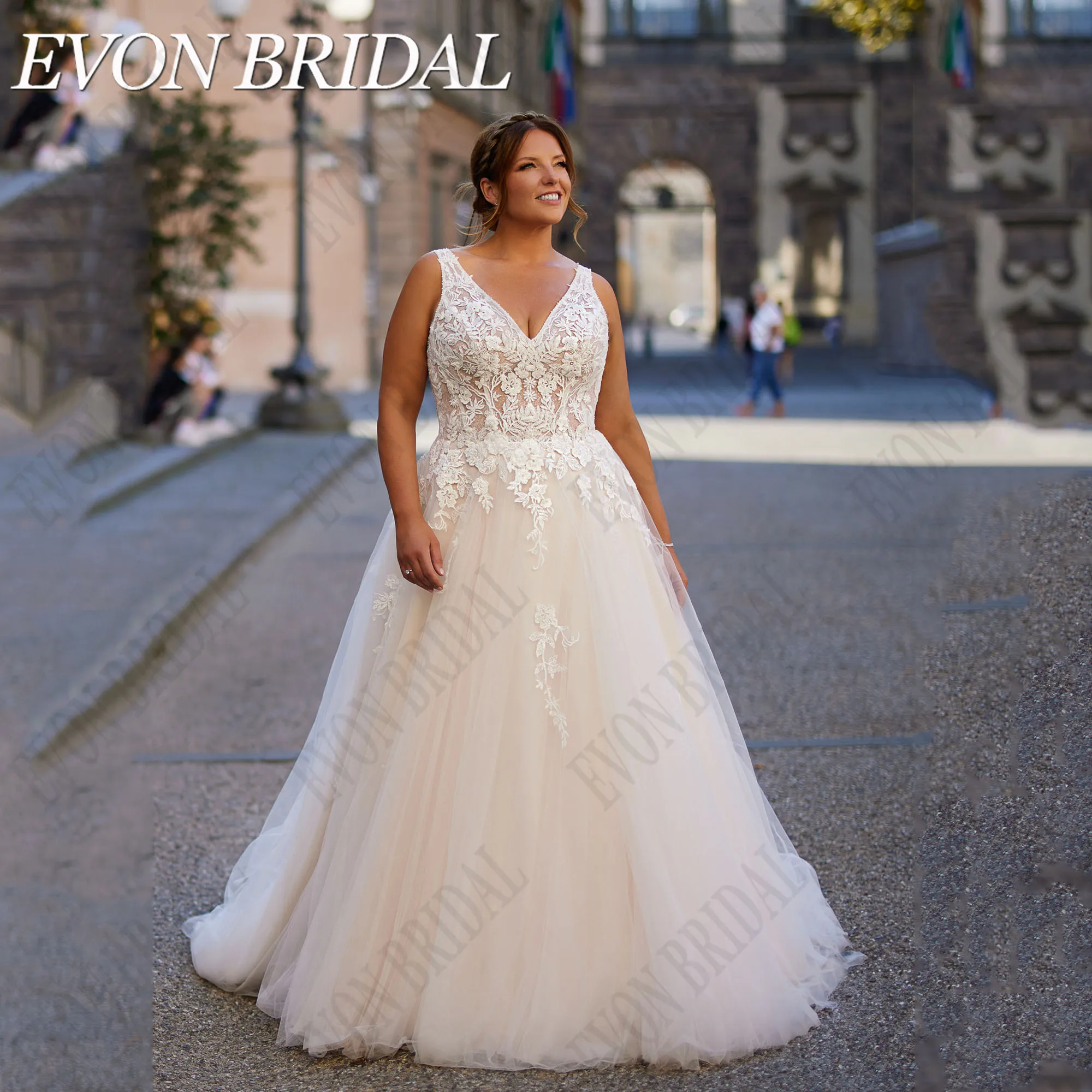 

EVON BRIDAL Backless Wedding Dress Plus Size Woman Applique Sleeveless Lace Bride Gowns A-Line V-Neck Sweep Train robe de mariée