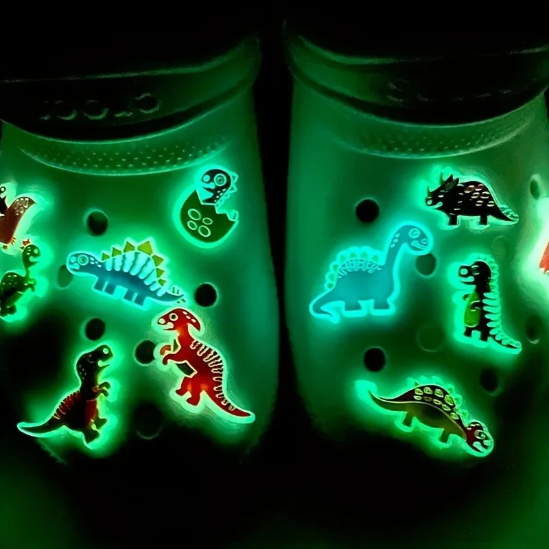 12 pièces de breloques de chaussures de dinosaure lumineux-ensemble de 12 pièces pour crocs et sandales, décoration de breloques de chaussures de dinosaure