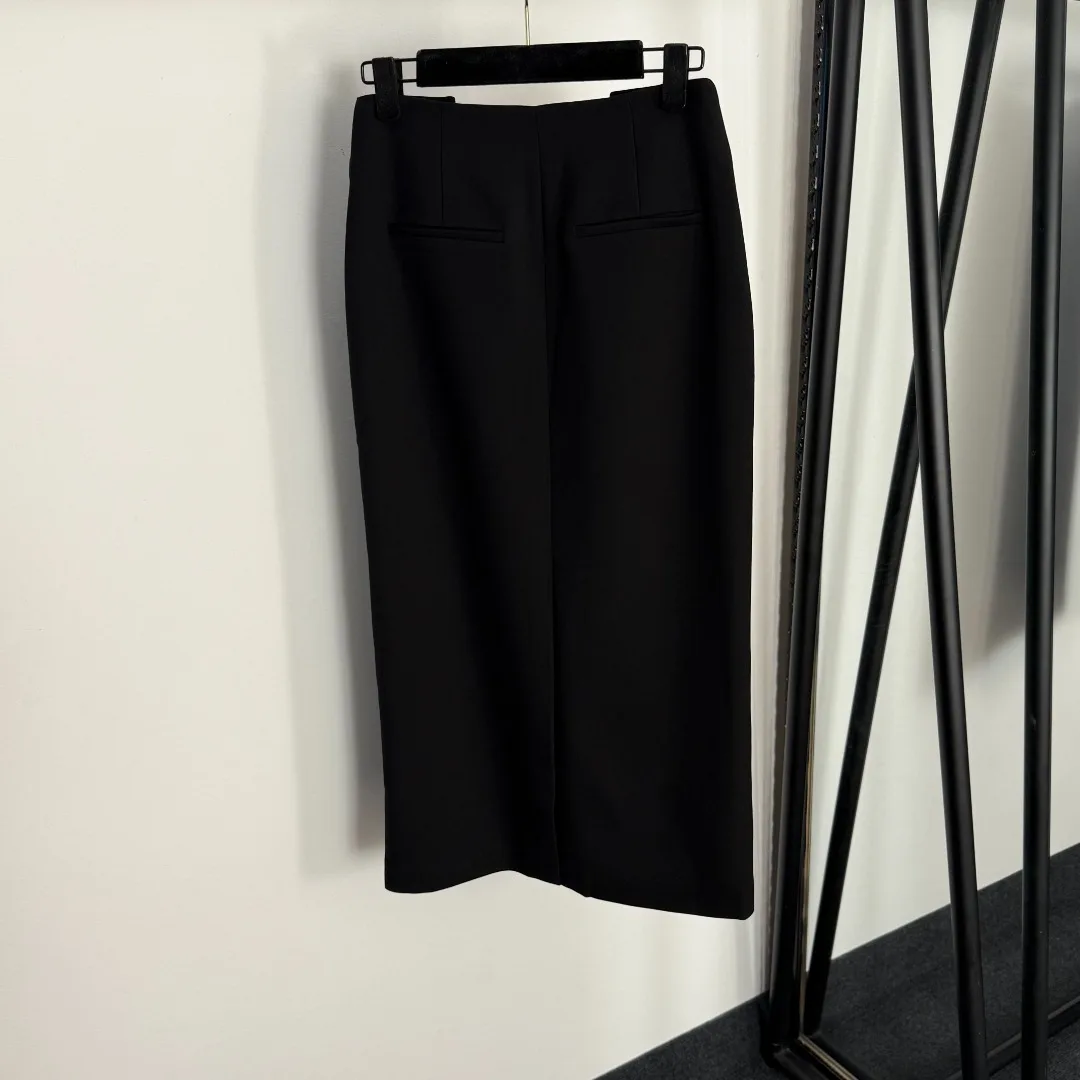 

2025 New skirt solid waistband wool Fashionable Versatile Slimming Figure-hugging winter autumn