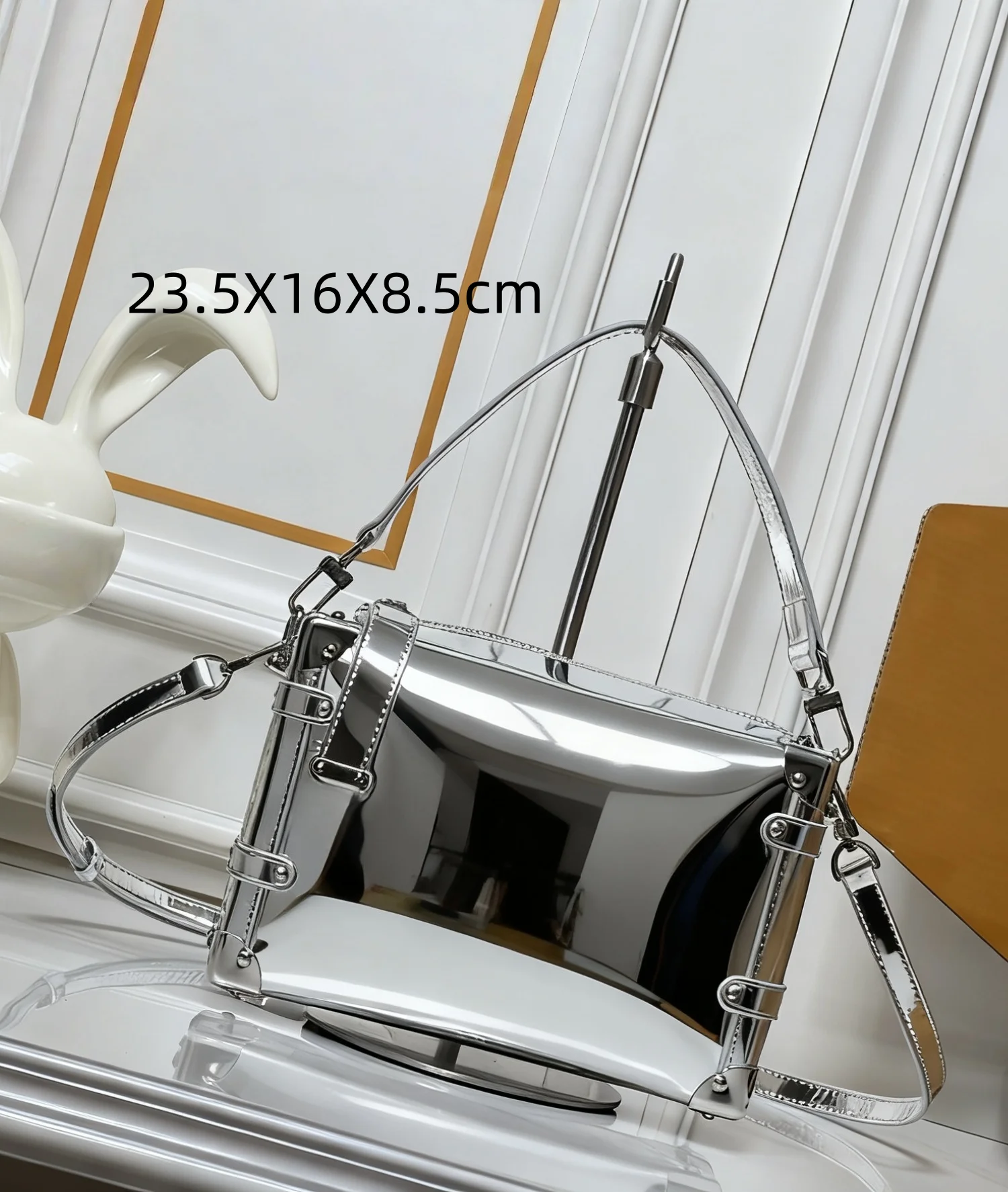 

2025 Ladies Silver Mirror Handbag 23.5 X16X8. 5CM Multifunctional Handbag Detachable Long Shoulder Strap for Carry No Box
