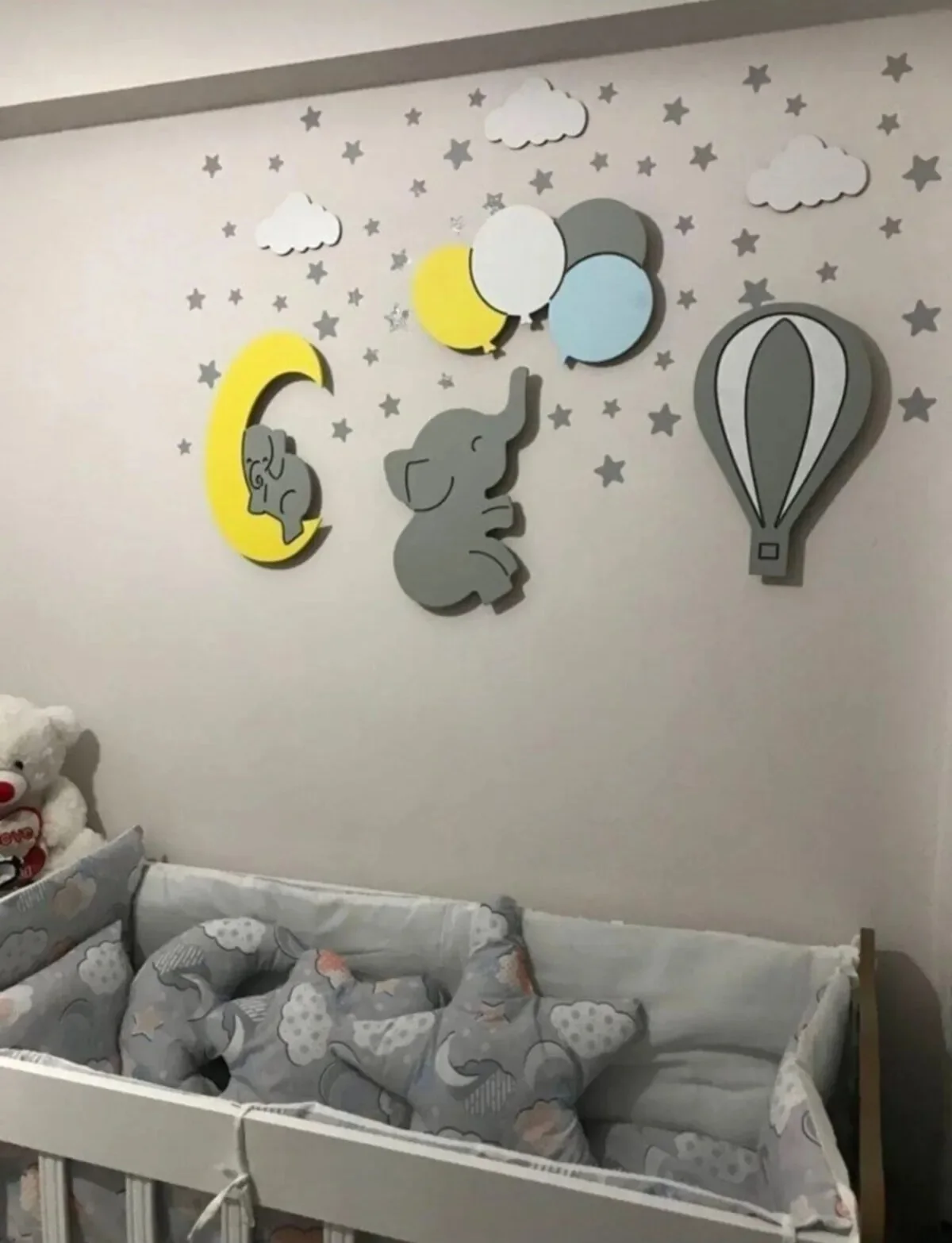 

Enchanting Elephant and Balloon Wooden LED Night Light - Kids' Room Decor, Magical Glow, Easy Setup