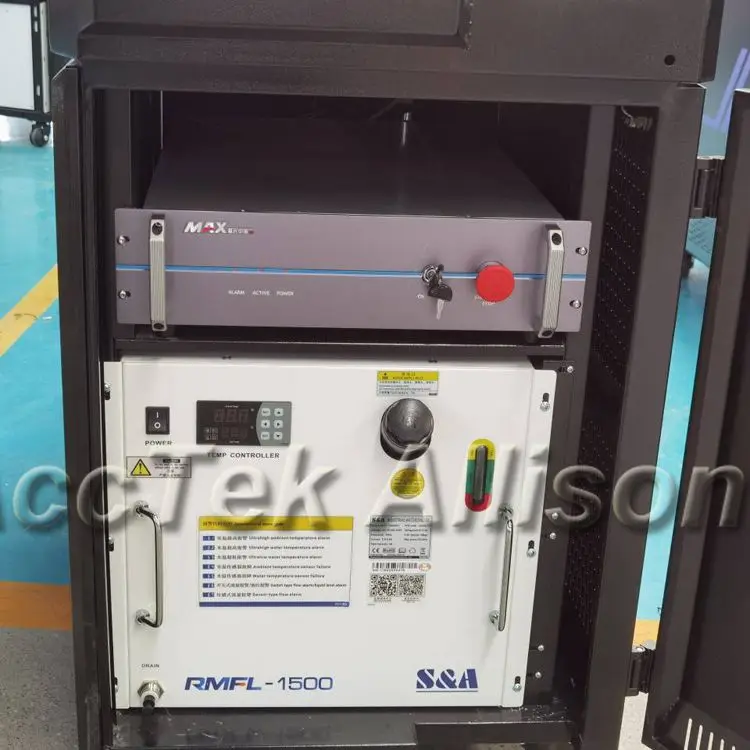 Hand Held Pulse Portable JPT 500w 100w 200w Rust Oil Removal Fiber Laser Cleaning Machines For Wood Metal Stone Brick