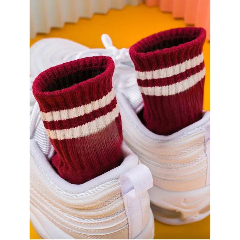 Skarpety damskie haftowane litery uśmiech paski skarpetki na deskorolkę Lady bawełniane Harajuku w paski Sox Kawaii Meias dla dziewczynek Calcetines — zdjęcie 2