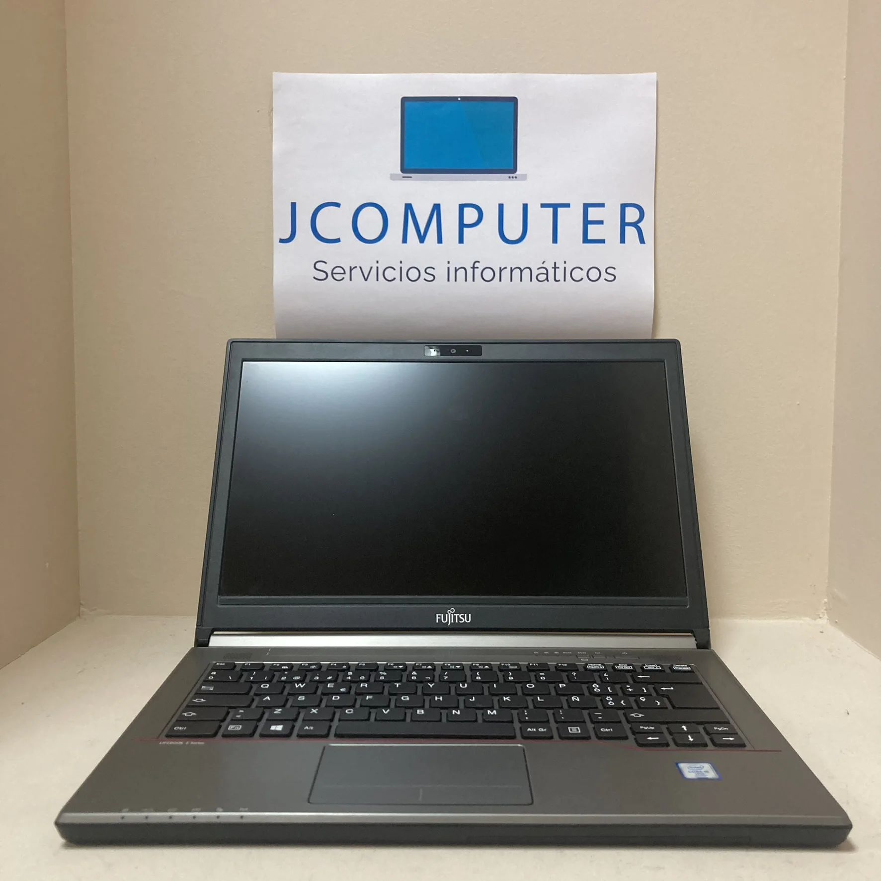 Fujitsu Lifebook E746: Güçlü Performans ve Uzun Ömürlü Bir Dizüstü Bilgisayarın Gerçek Deneyimi