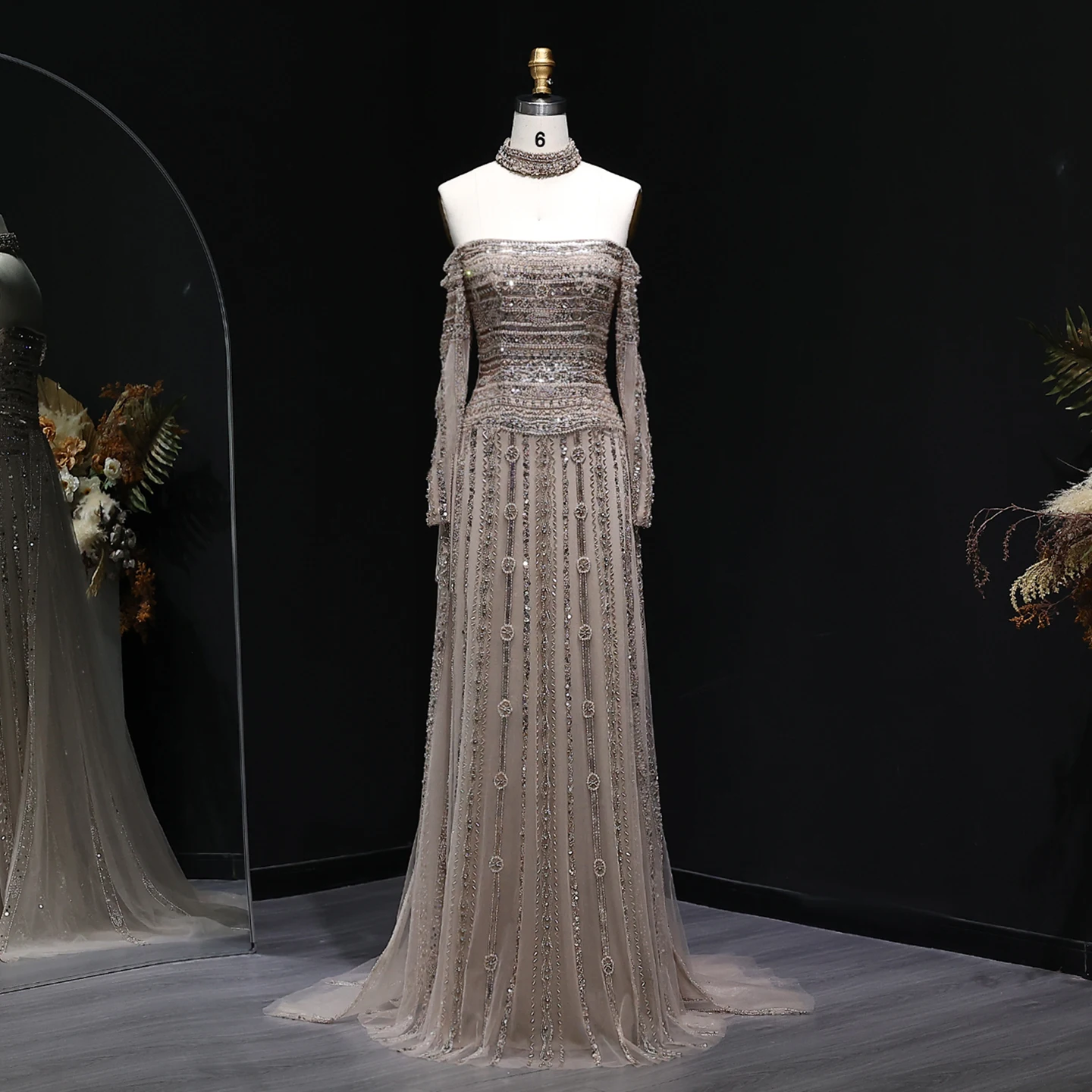 Sharon Said Luxuriöses Silberperlenbesetztes Elegantes Schulterfreies Abendkleid mit Choker, Langen Ärmeln, Luxus-Hochzeitskleid SS178 Maßanfertigung – Detail 15