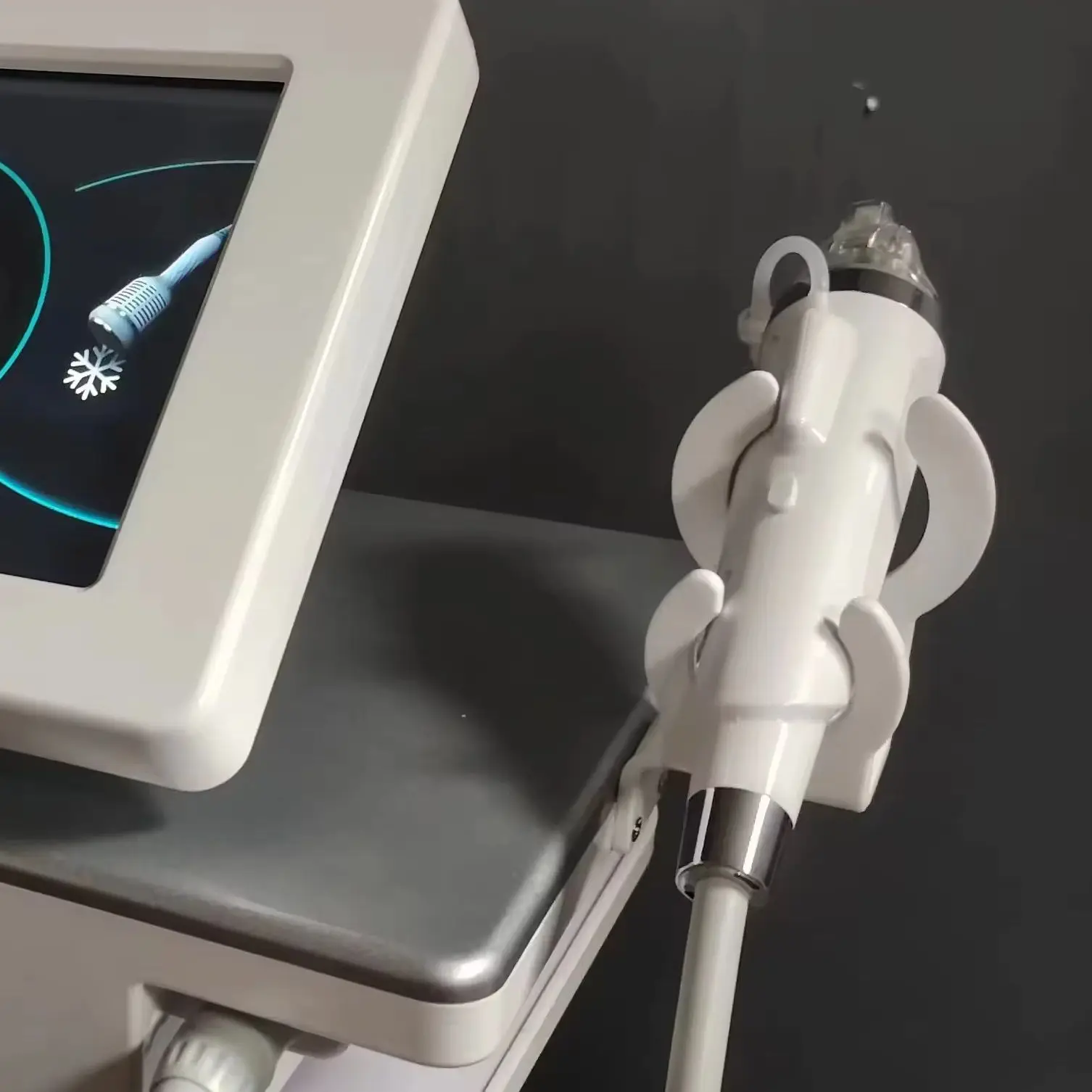 This 2026 newly upgraded dual-handle fractional RF microneedle machine is a top hot-selling professional aesthetic device tailor-made for high-end beauty salons, medical spas and skin management centers, standing out as the most reliable RF skin tightenin