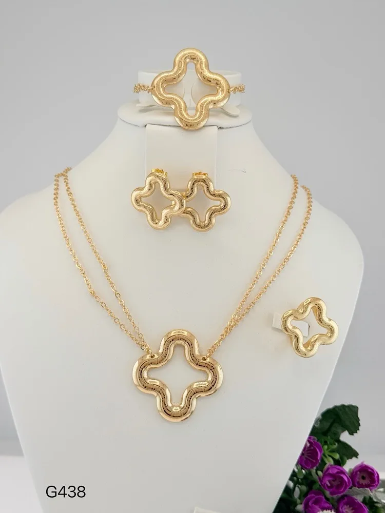 Luxury Beautiful Four-leaf Clover Shape Italian Jewelry Charm Necklace Brazalete Aretes Anillo 4PC Jewels Set for Wedding Party