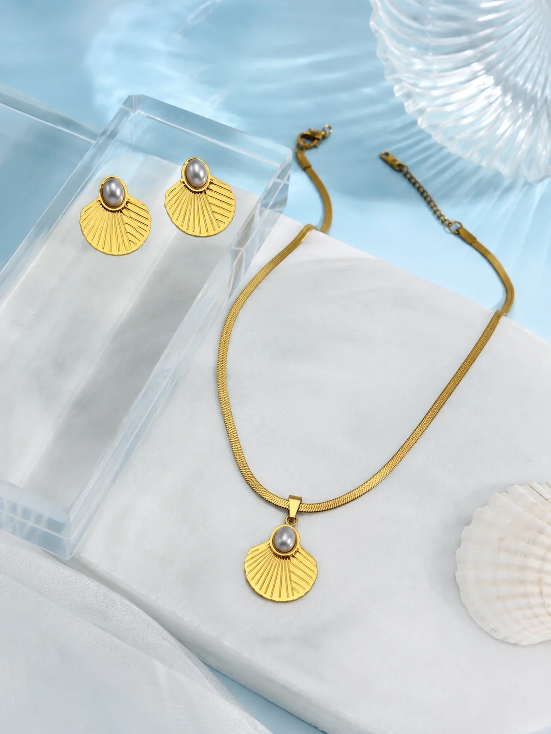 Women's Vintage Pearl Geometric Pendant Necklace Earrings Set