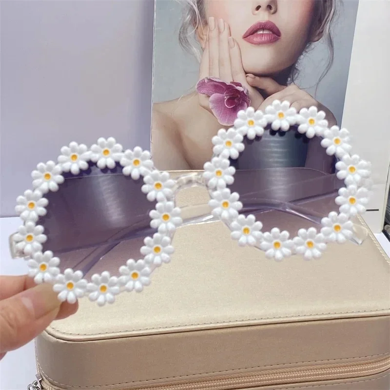 AliExpress KLASSNUM Fashion Daisy Sunglasses Cute Women Round Flower Sun Glasses Outdoor UV400 Sun Protection Goggles Eyewear Driving Cycling Shades