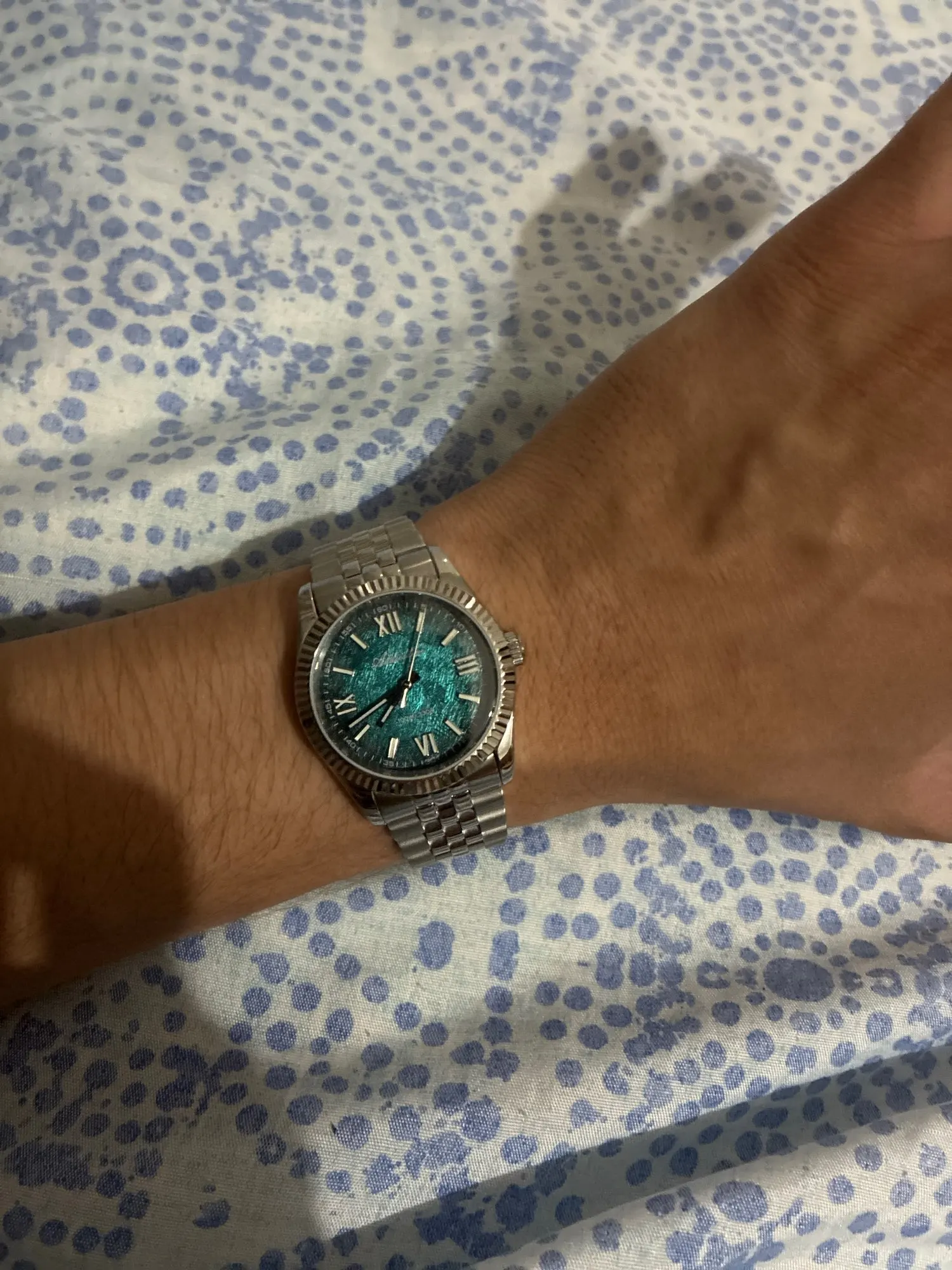 Foto del reloj compartida por Thersa Ratke, 1