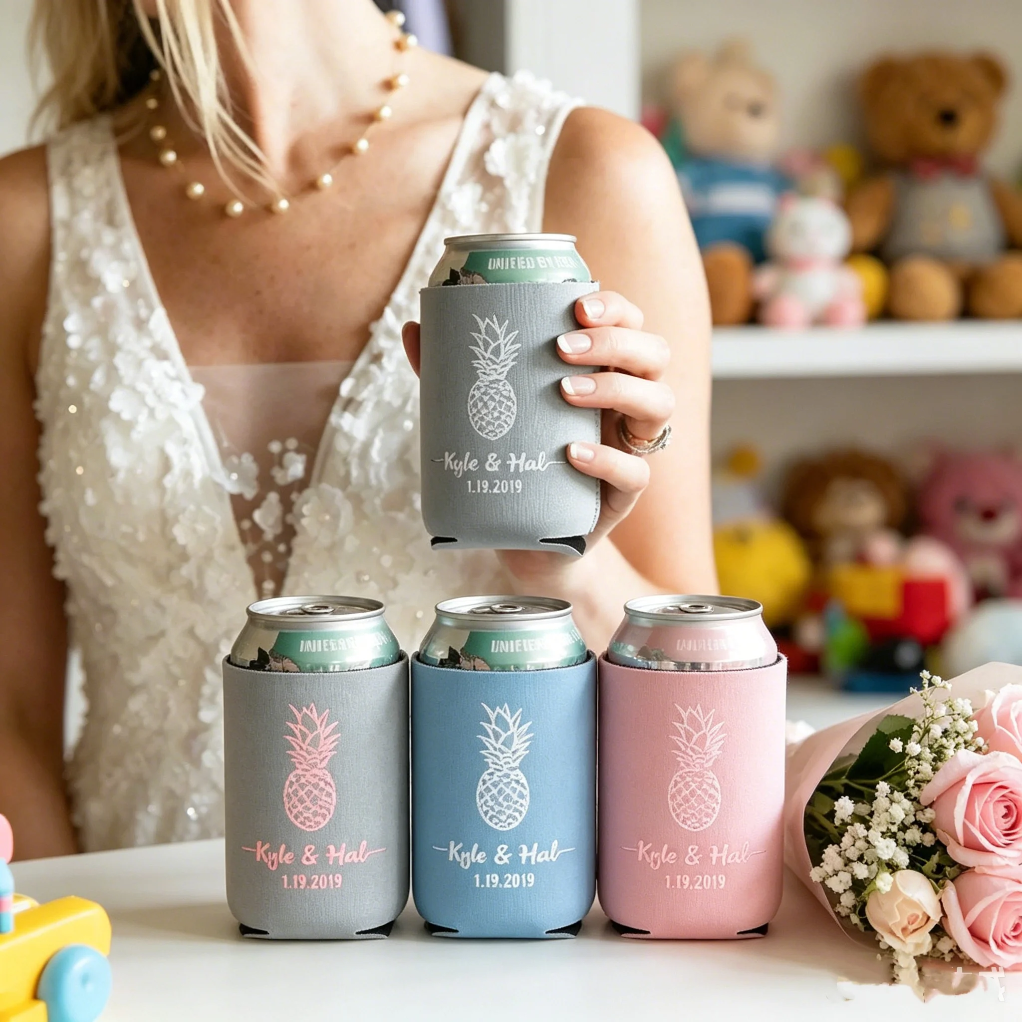 Porta Latas de Cerveza Personalizado con Nombre y Fecha para Bodas, Mr & Mrs