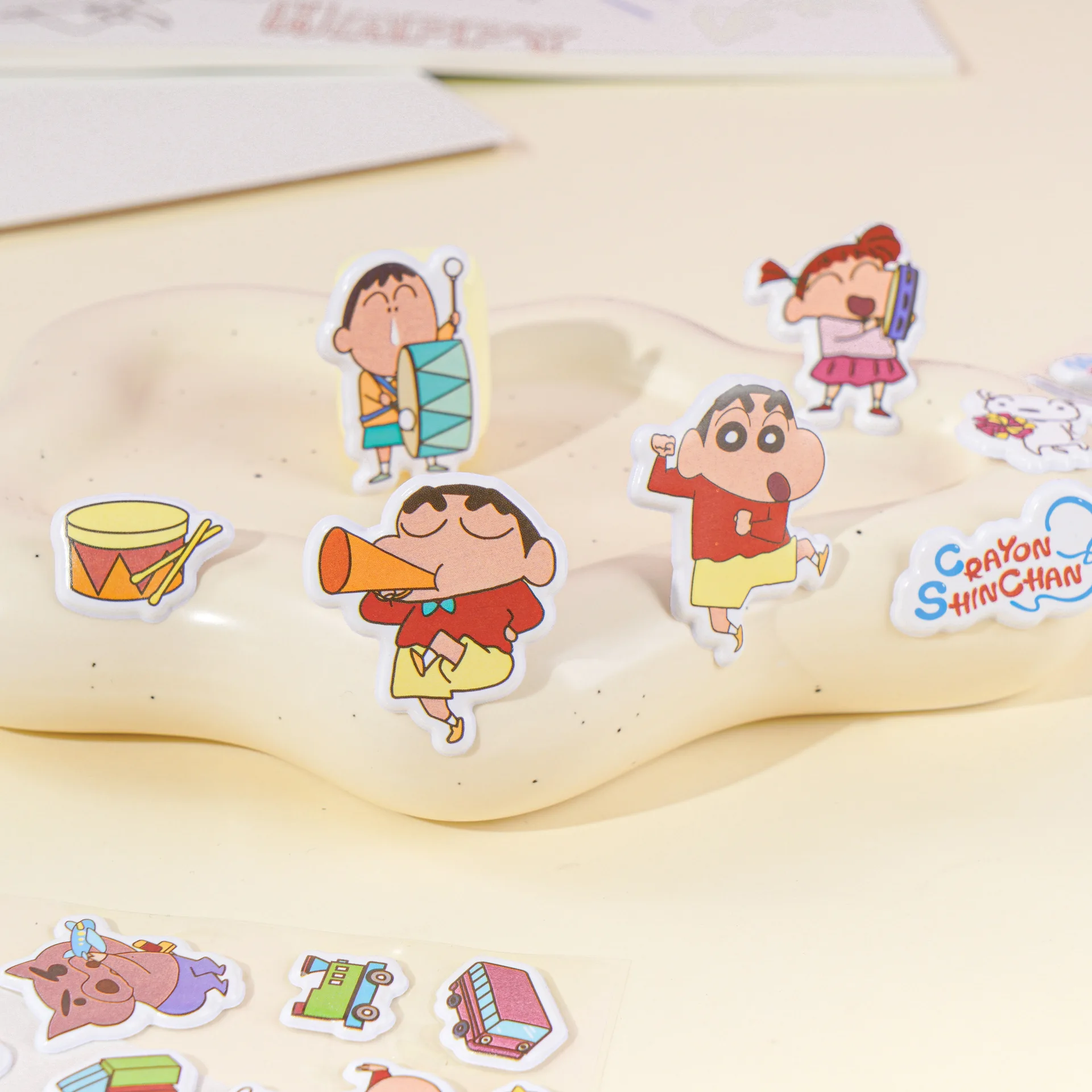 Crayons shin-chan cute stickers, stationery mobile phone suitcase water bottle computer diary stickers, party Christmas gifts