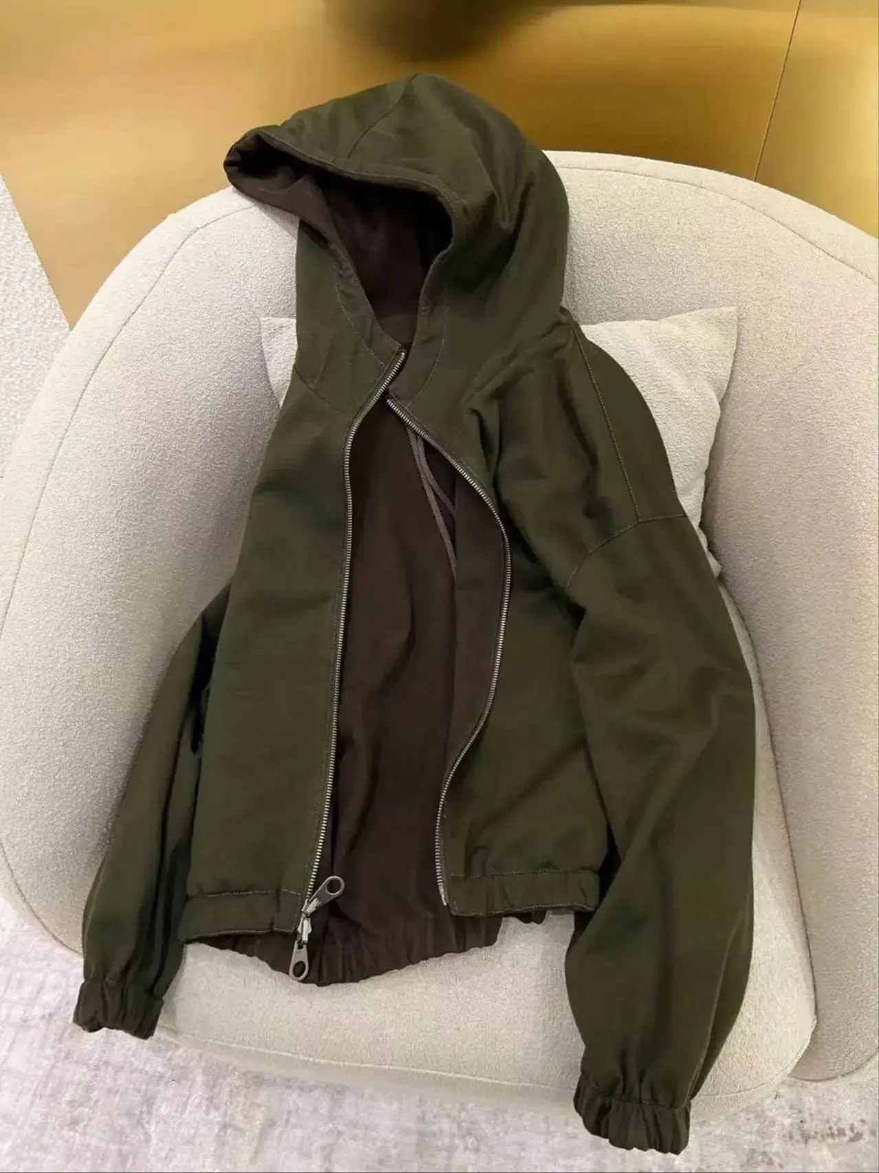 เสื้อแจ็คเก็ตมีฮู้ดผ้าขนแกะและผ้าขนสัตว์นำเข้าสองชั้นที่ให้ความหรูหราแบบสบาย ๆ