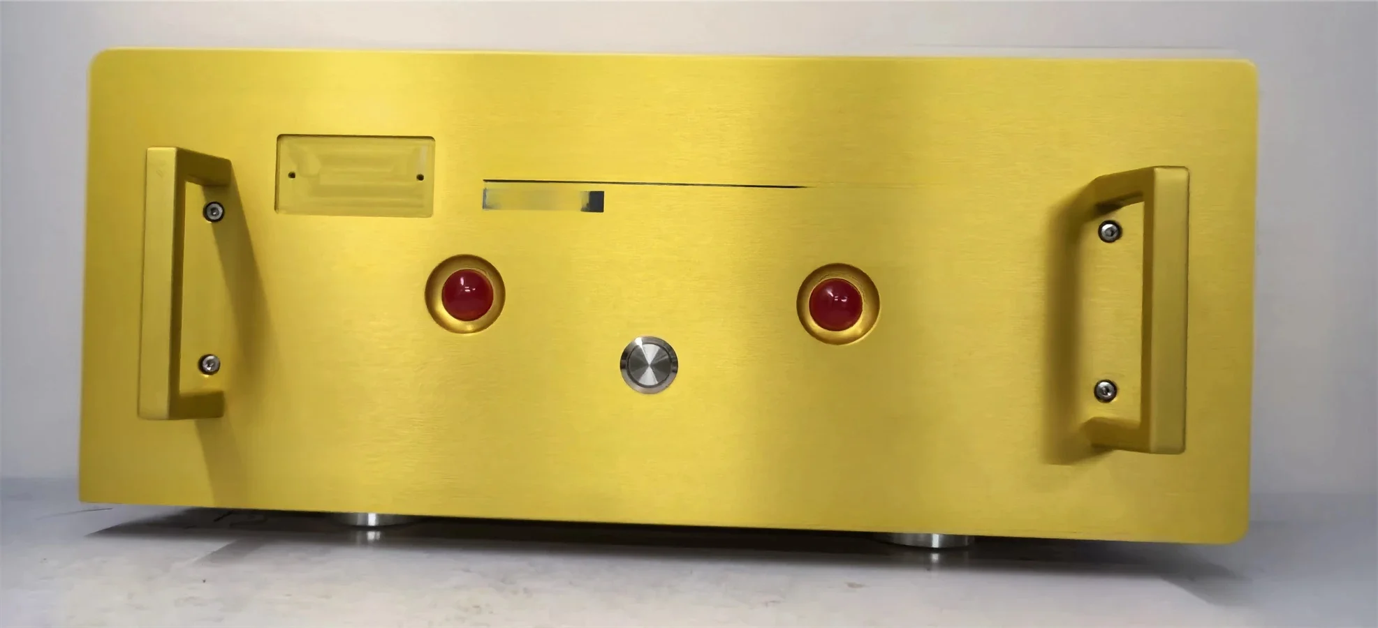 Black Widow DarTZele NHB-268 GEEN Feedback Volledig gebalanceerde postversterker: 260 W RMS, 8Ω, 420 W RMS, 4Ω, Kopie Zwitserse FM-akoestiek 711MKII - afbeelding 2