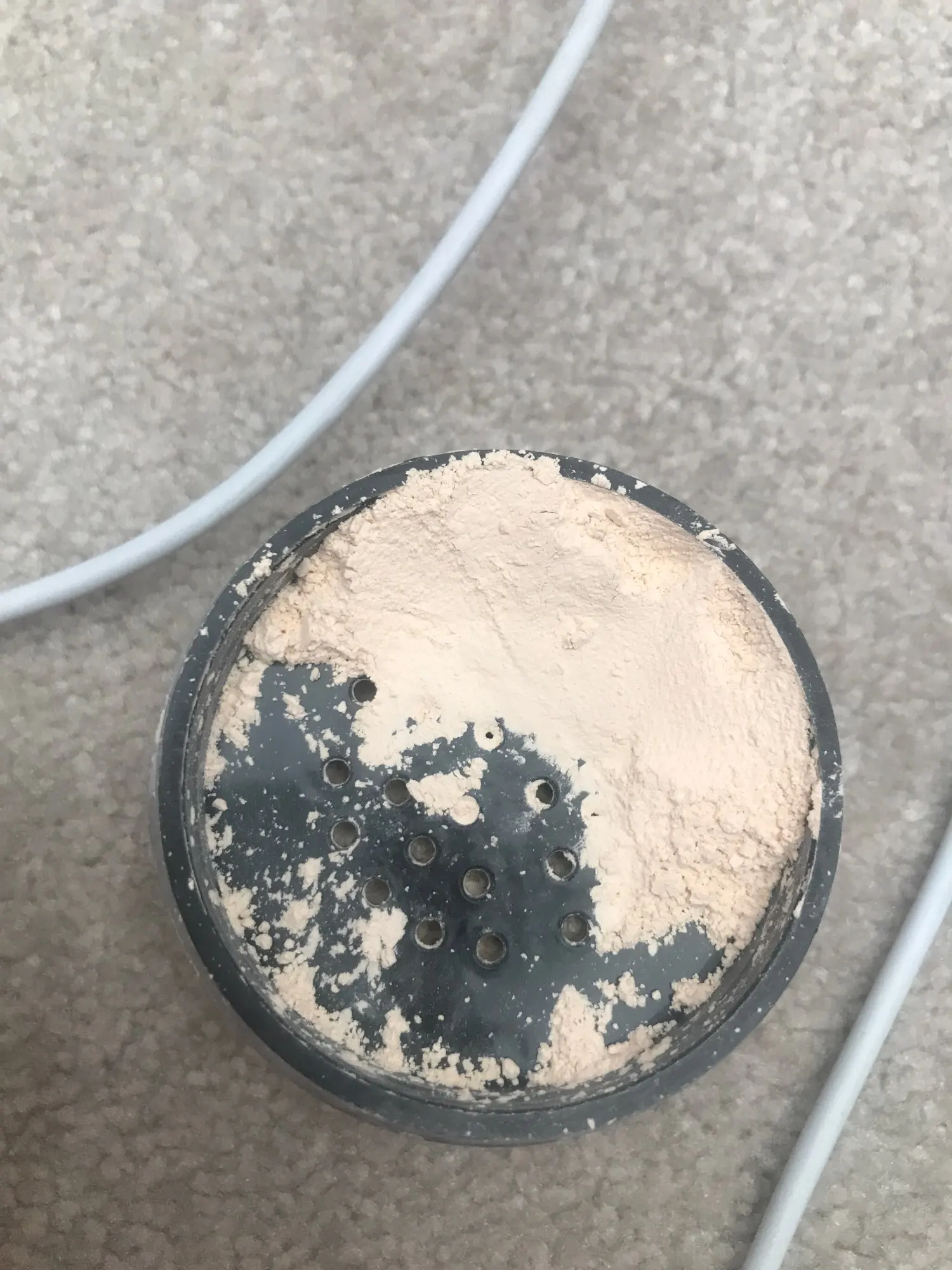Professional Loose Powder Oil Control Anti-Sweat Waterproof Matte Base Makeup Long-lasting Translucent Mist Face Setting Powder photo review