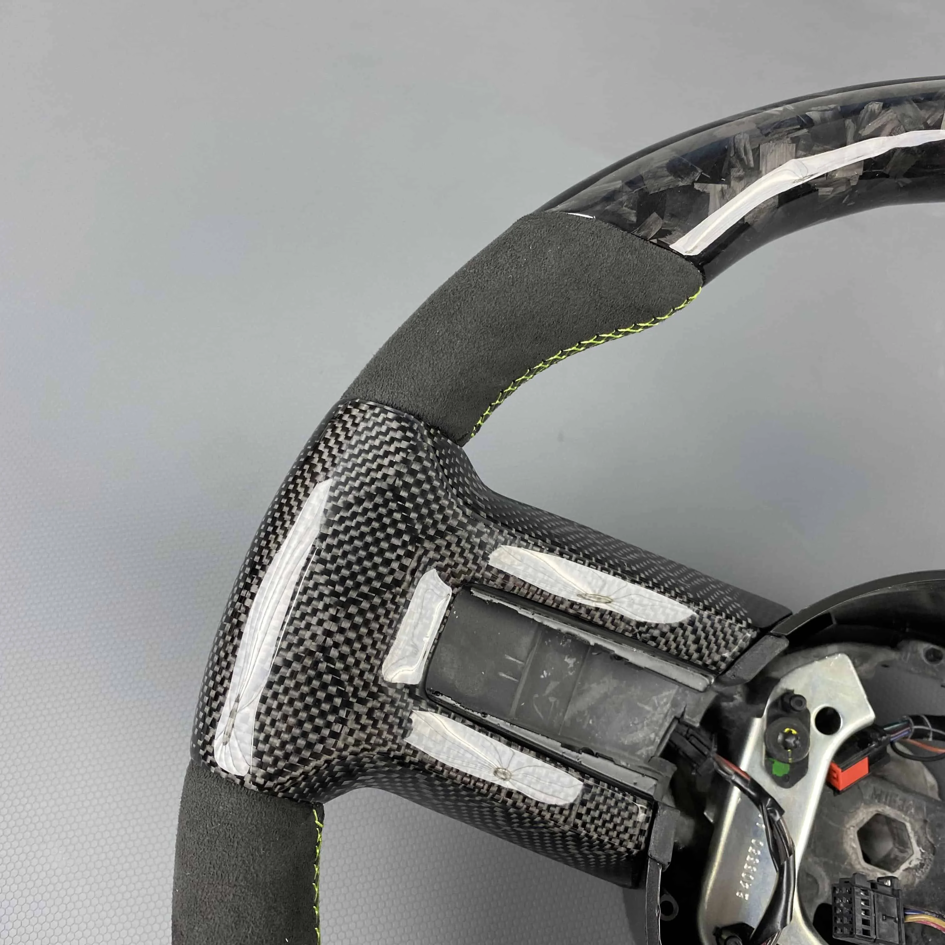 For Ford Mustang 2010 1011 2012 2013 2014 Customized Carbon Fiber Steering Wheel Alcantara Fashion Style