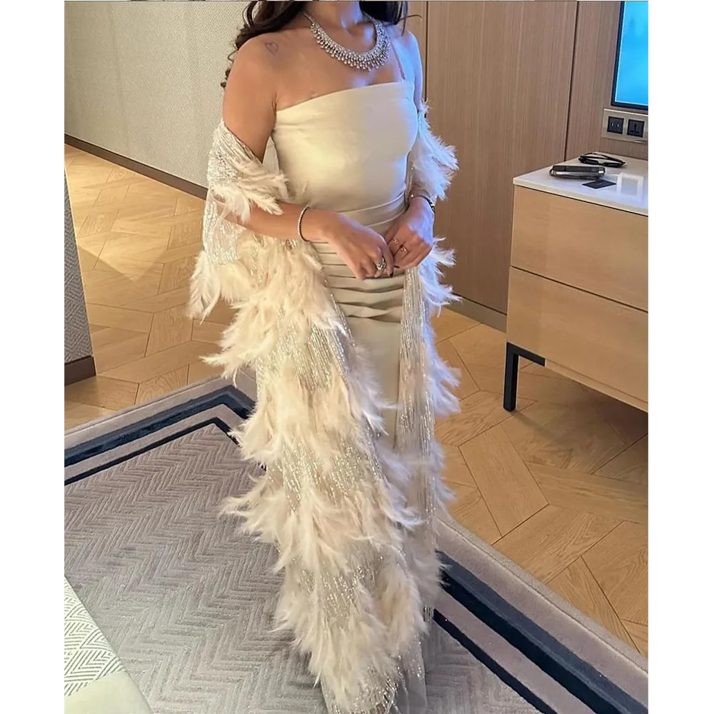 Customized Luxury Prom Gown Feather Exquisite Evening Dresses Straight Strapless Pleat Temperament Party فساتين للحفلات الراقصة