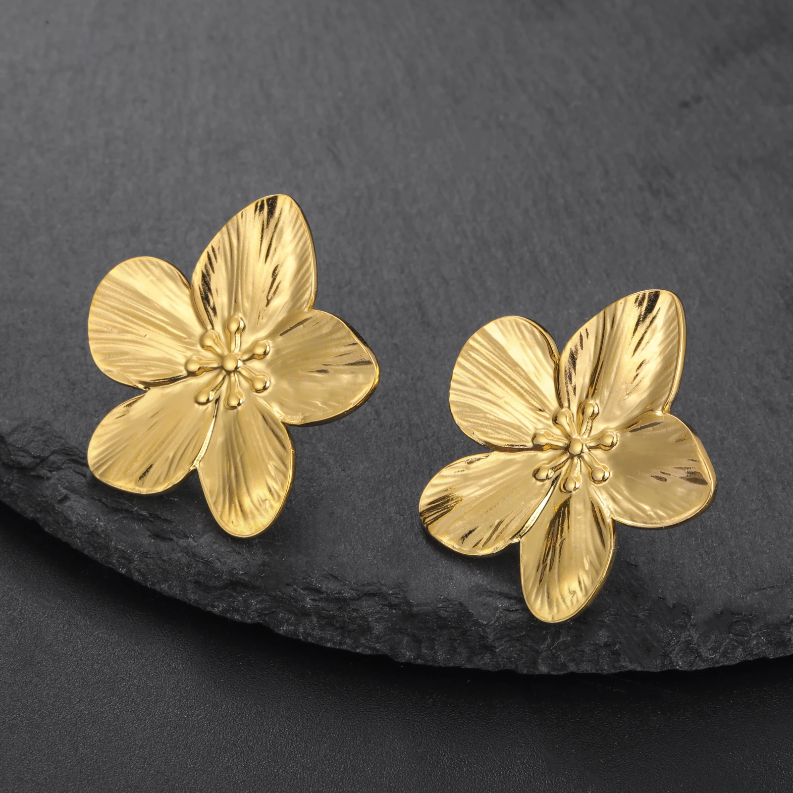 Unift خمر المعادن قرط صغير زهري للنساء البوهيمي الذهب اللون الفولاذ المقاوم للصدأ القرط بيان مجوهرات بسيطة أنيقة