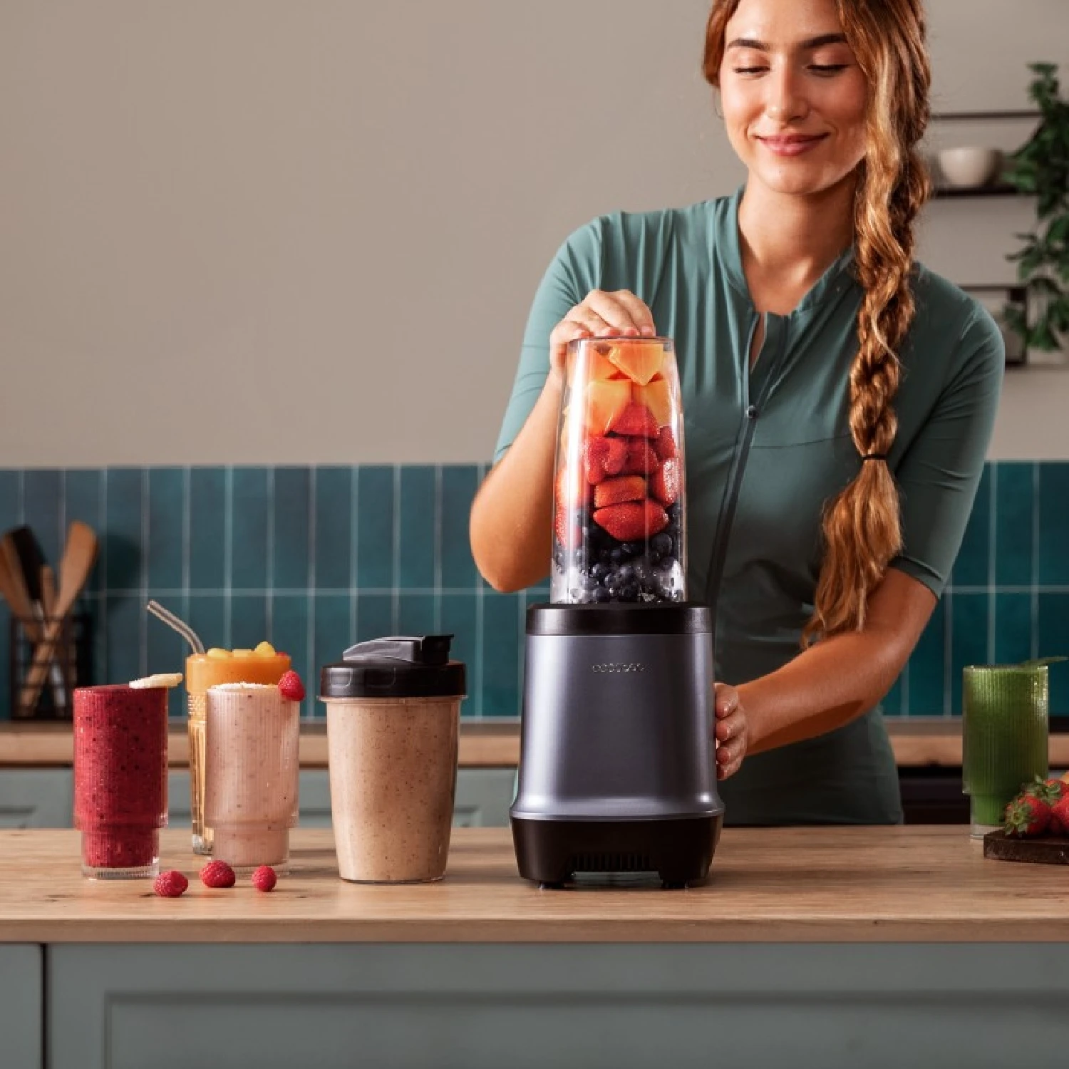 Cecotec Batidora de vaso individual Nutriblender Fusion, Potencia 1000 W, 6 Cuchillas Recubrimiento Titaneo Negro, Smothies