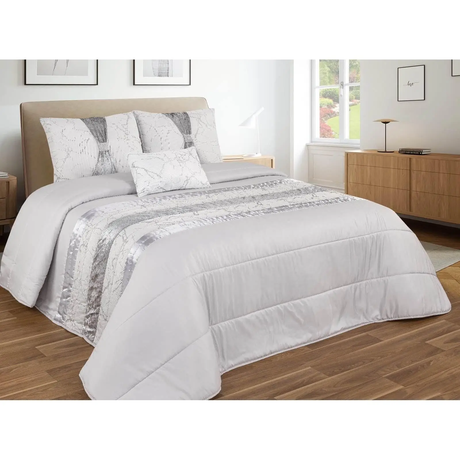 Colcha Acolchada Edredón de acolchado fino cristal con pedreria y brillo 250×260 cms + 3 cojines a