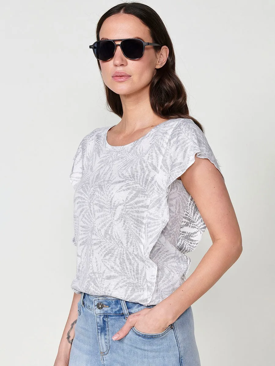 Koroshi Camiseta de manga corta con volantes y cuello redondo con tejido estructura de flamé y estampado de hojas interior y placa metálica con logo Koröshi en el frontal para mujer de color gris