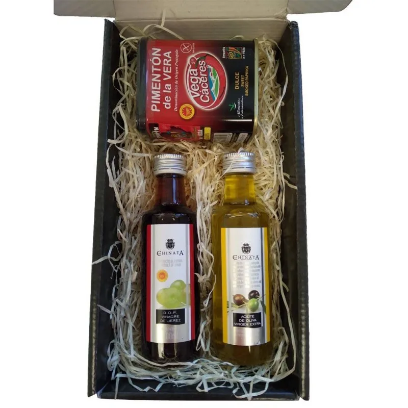 Deliex. Gourmet case with Vera paprika Extra virgin olive oil 100 ml glass and sherry vinegar bottle 100 ml in black box