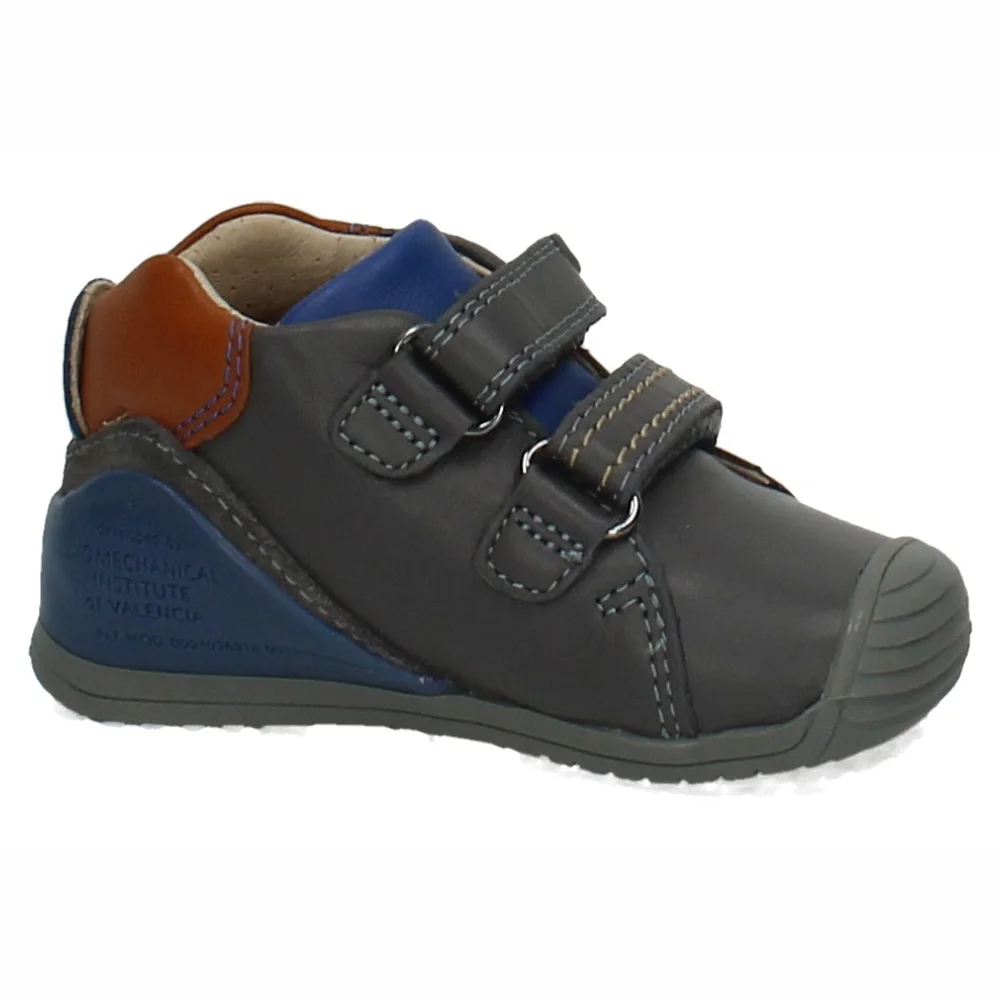 BIOMECANICS brand ankle boots for boys in anthracite color. Biomechanics boots