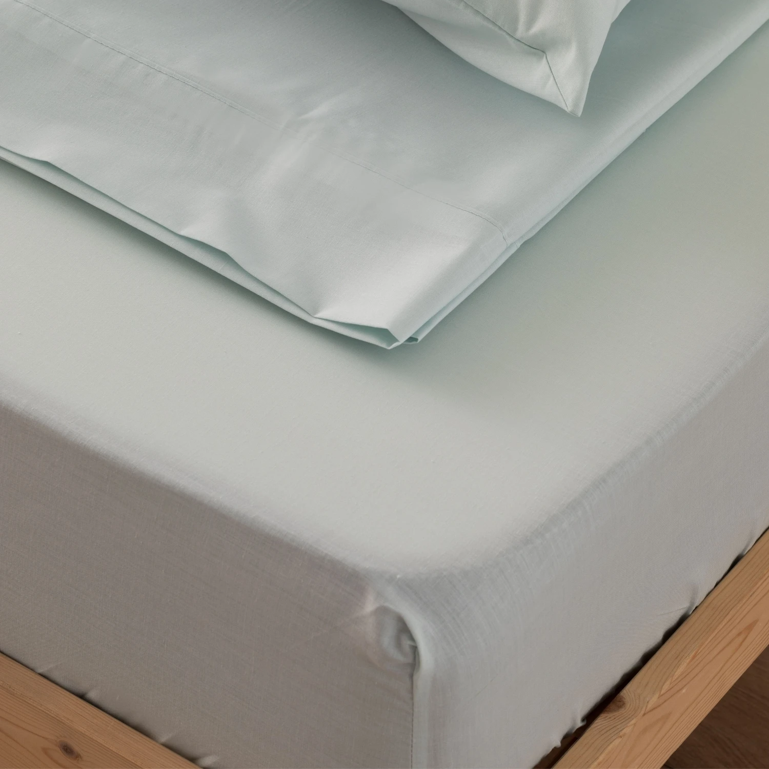 Donegal Collections - Sábana Bajera Lisa Design Despiece Ajustable - Calidad Poly Cotton, 144 hilos - Disponible para cama de 90cm, 105cm, 135cm, 150cm, 160cm, 180cm y 200cm