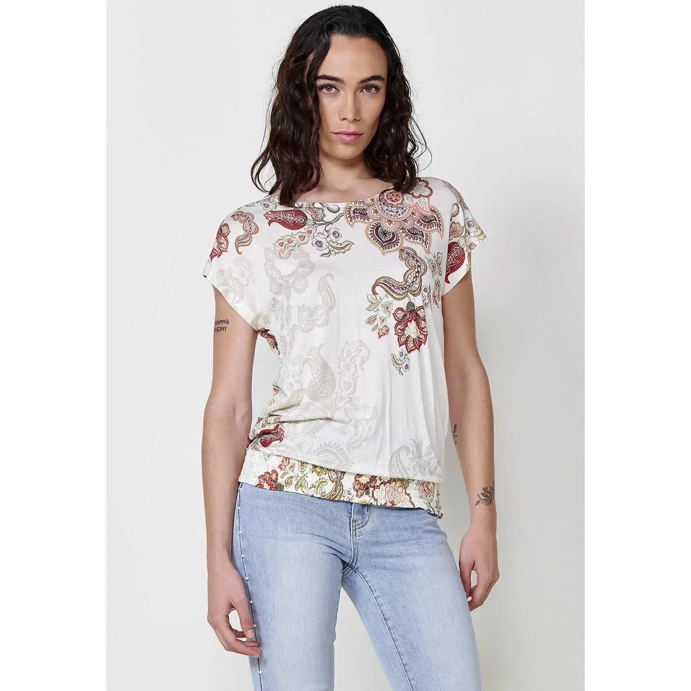 Koroshi Camiseta Mujer de viscosa manga corta estampada con bajo fruncido – Koroshi cruda
