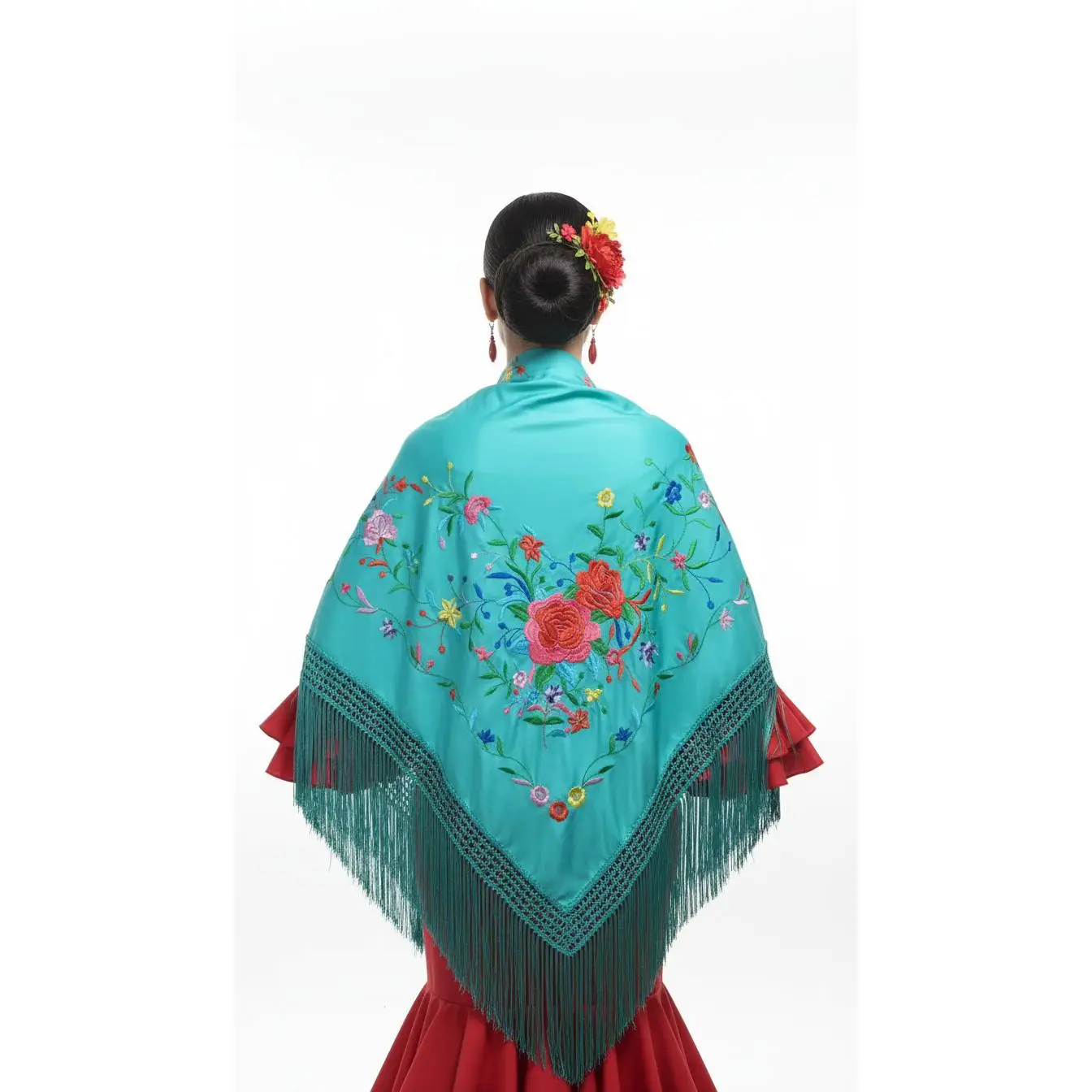 Manton de flamenco turquesa con los bordados de flores multicolores