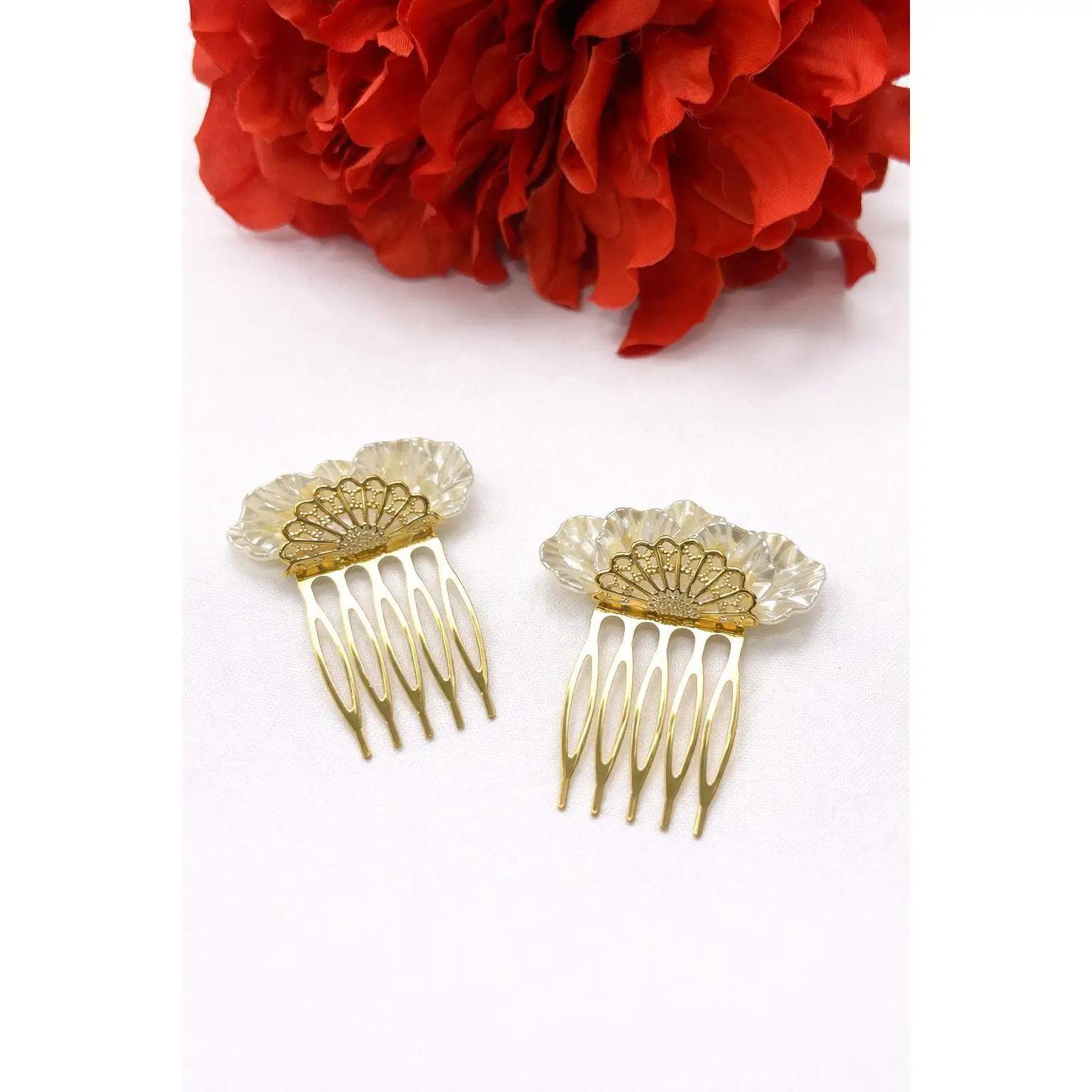 Set Peinetas Flamencas Doradas con un abanico y conchas    – Complemento para Moño Flamenco Feria y Eventos
