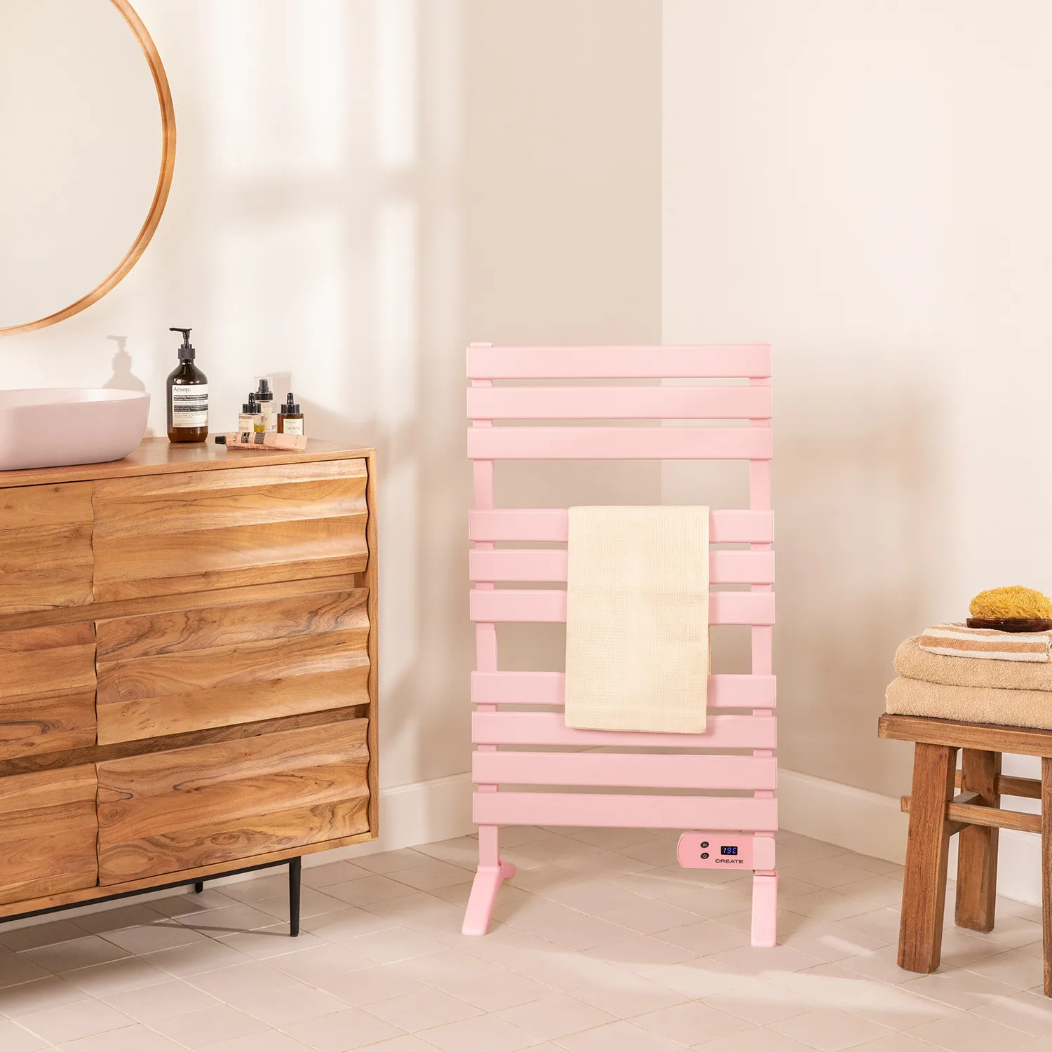 Create - Electric Wall Towel Rack with Legs and Extra Shelf - Warm Towel 500W