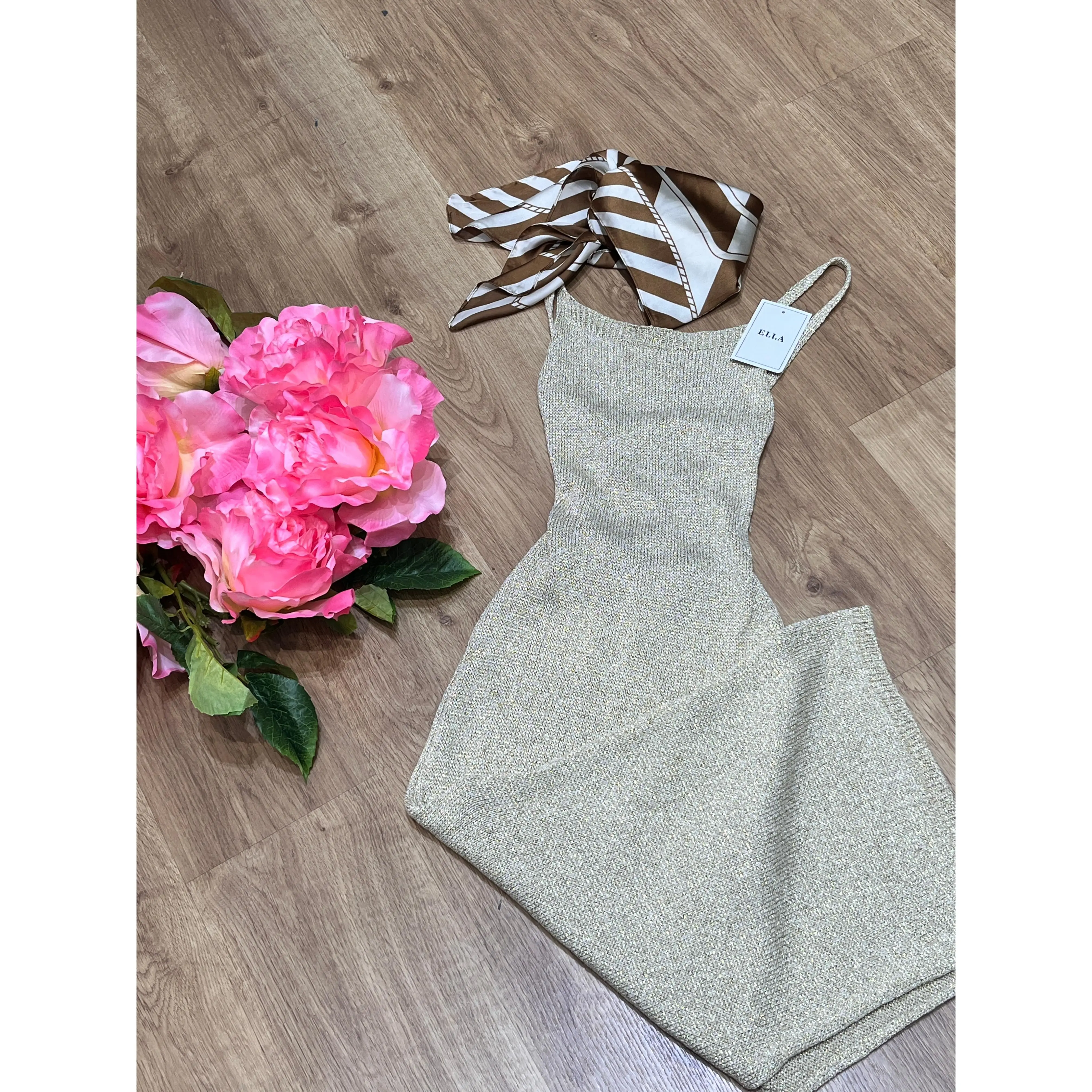 ✨ VESTIDO DE PUNTO BRILLANTE CON TIRANTES FINOS - ELEGANTE, AJUSTADO Y CON ESTILO MINIMALISTA | IDEAL PARA VERANO Y EVENTOS ESPECIALES