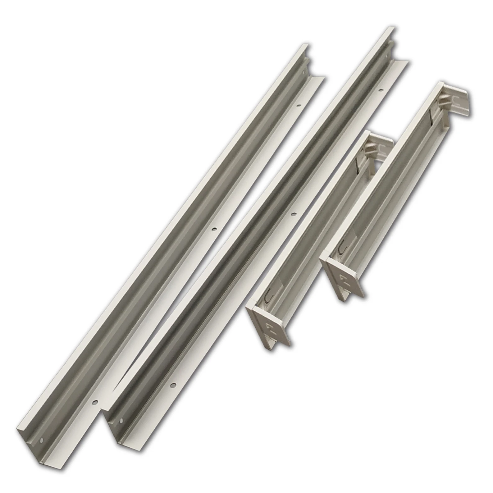 LED ATOMANT Soporte de superficie de aluminio LED ATOMANT para panel LED 120x60 cm. Estructura resistente y ligera, ideal para instalación en techos donde no es posible empotrar. Aporta estabilidad,