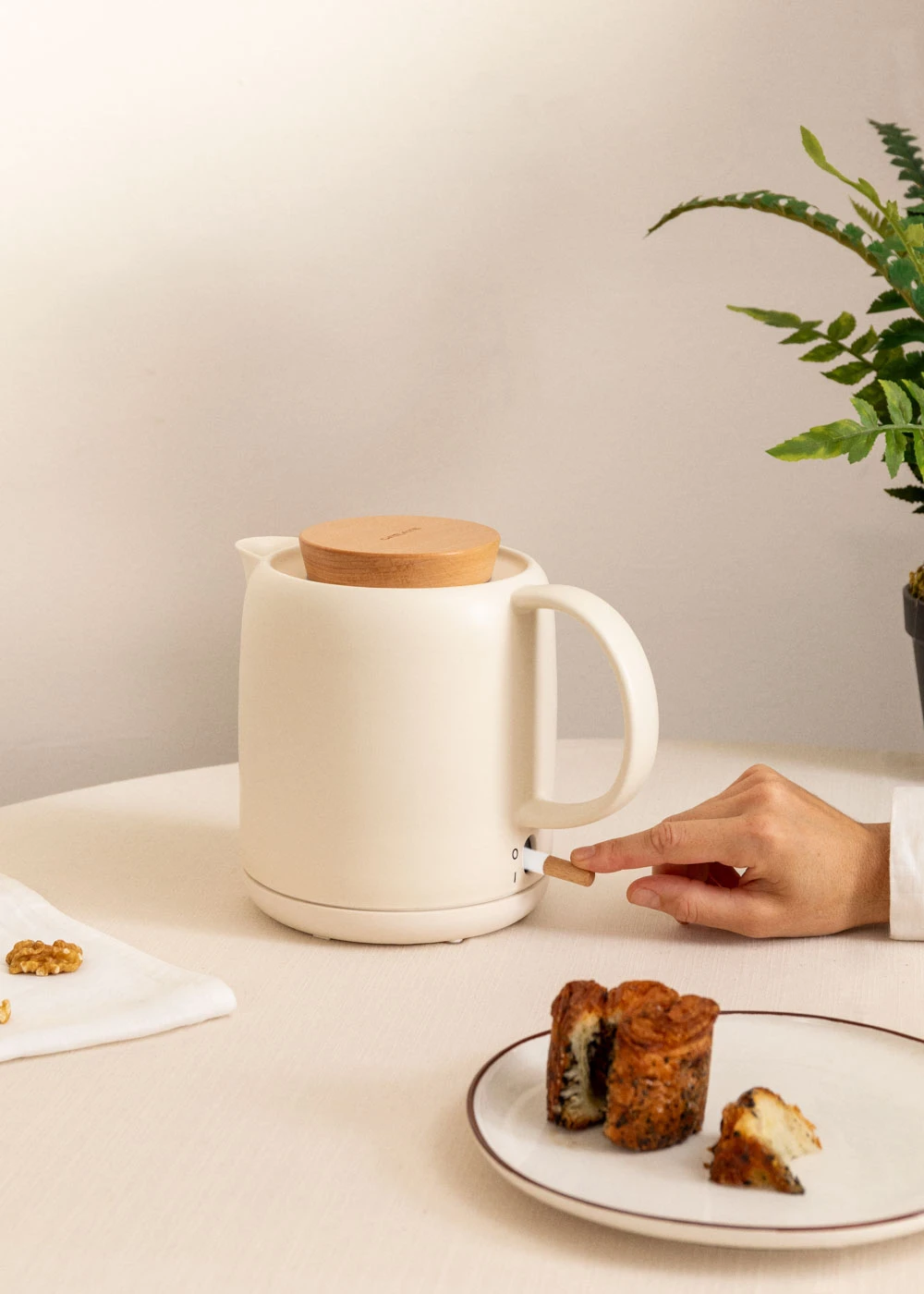 CREATE-CERAMIC electric kettle 1 L-1500W-boil water in 5 minutes-self-shut-off-anti-lime and anti-particle filtering-KETLLE CERAMIC-modern and ergonomic design