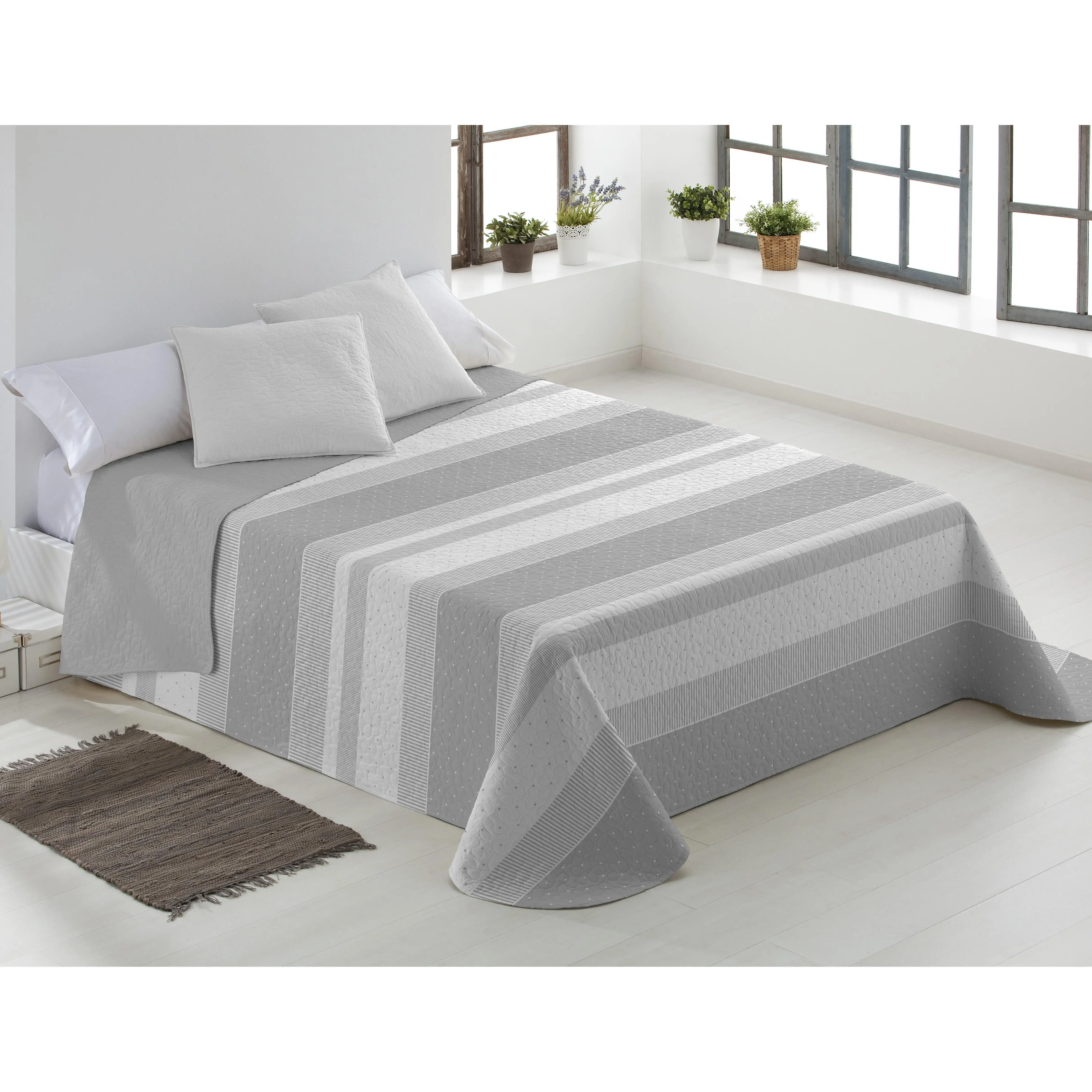 Colcha Bouti Reversible Estampada. Cama 90,105,135, 150. Fina y ligera. Tacto suave. Primavera/ Verano. Dormitorio y Salón.