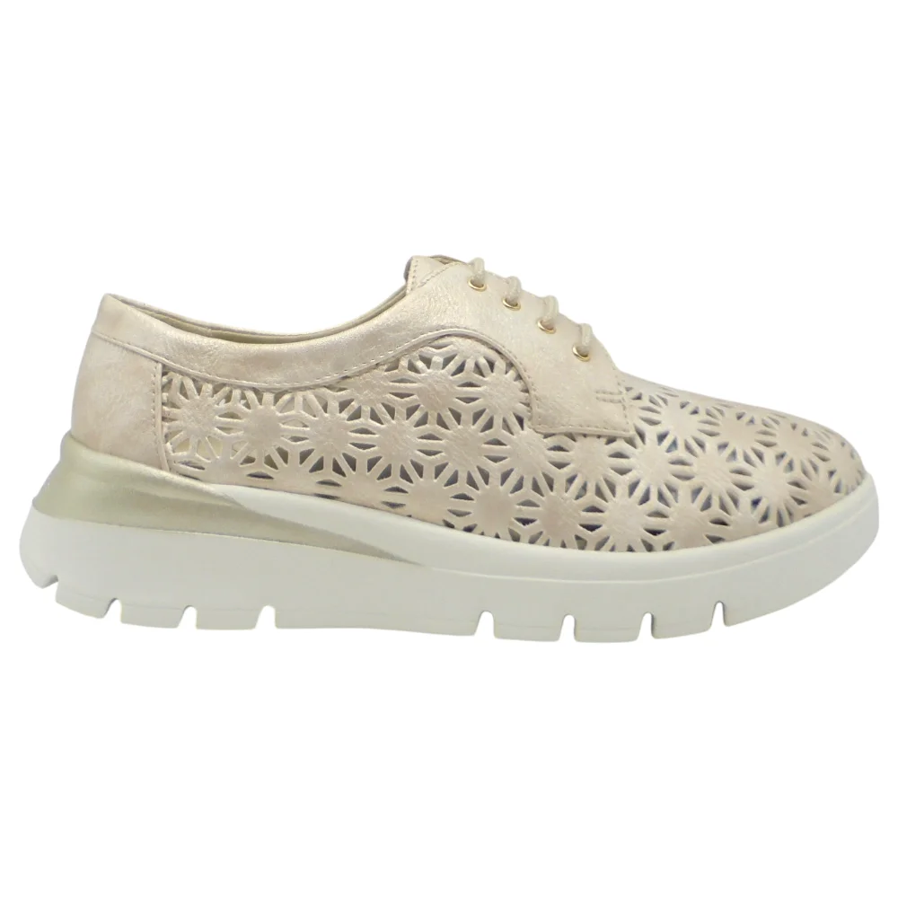 Zapatos Pitillos modelo 11091 en color Dorado