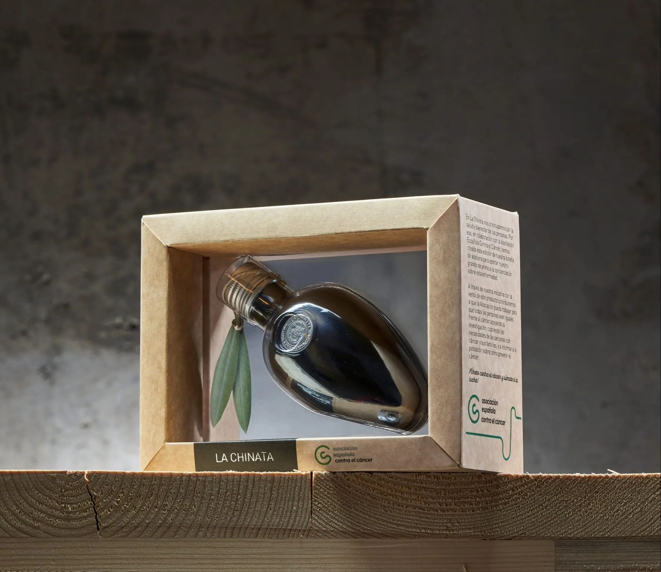 The Chinata bottle AOVE olives solidarity AECC