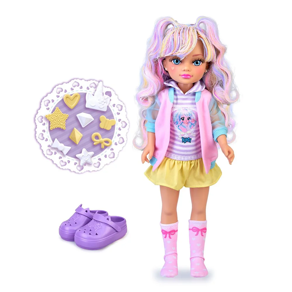 Nancy charms in style doll 42 cm. They include clogs that can be personalized with a variety of charms. (famosa nac90000)