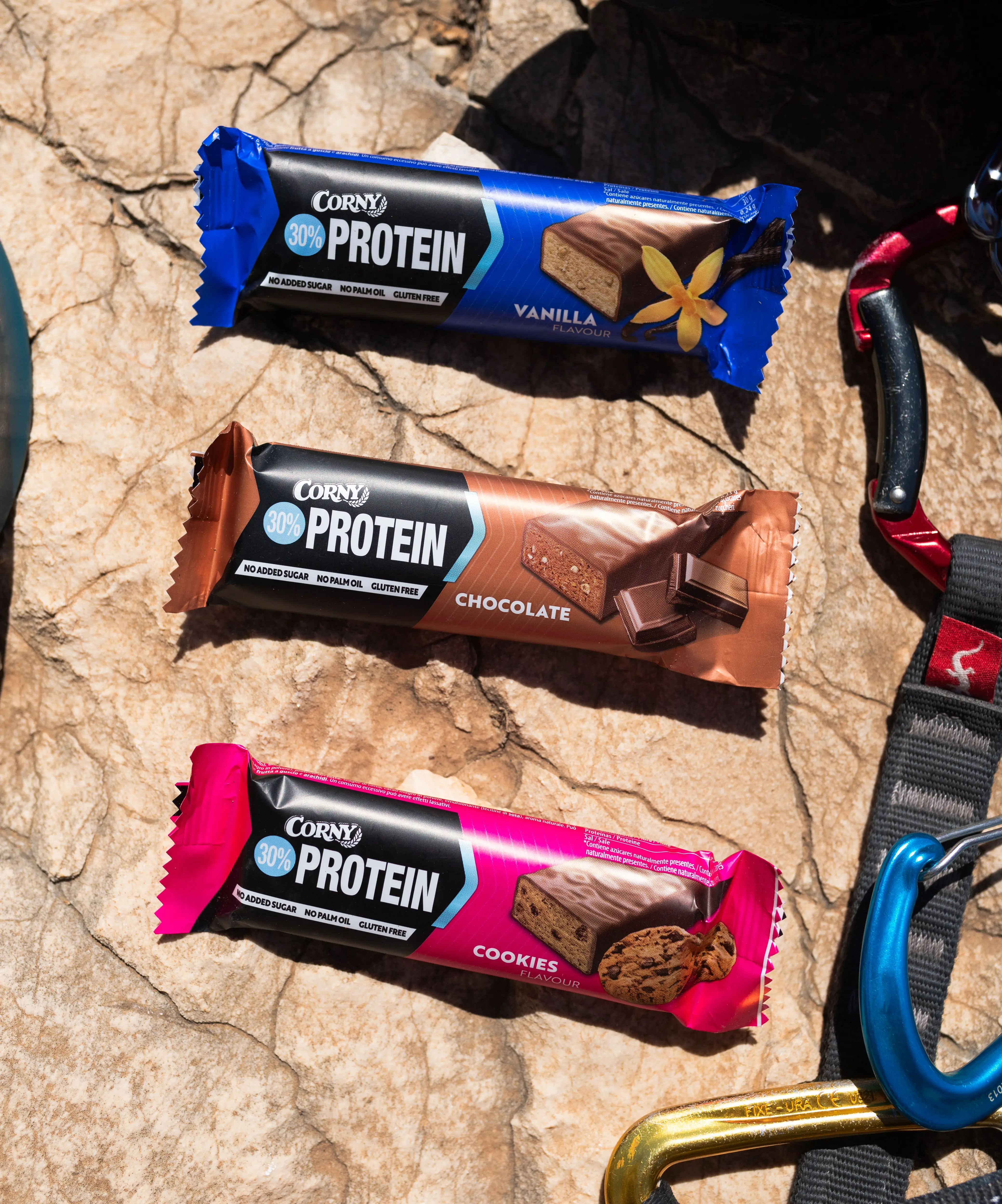 Corny protein bars 30% vanilla protein. Yes added sugars. Pack 6x50gr