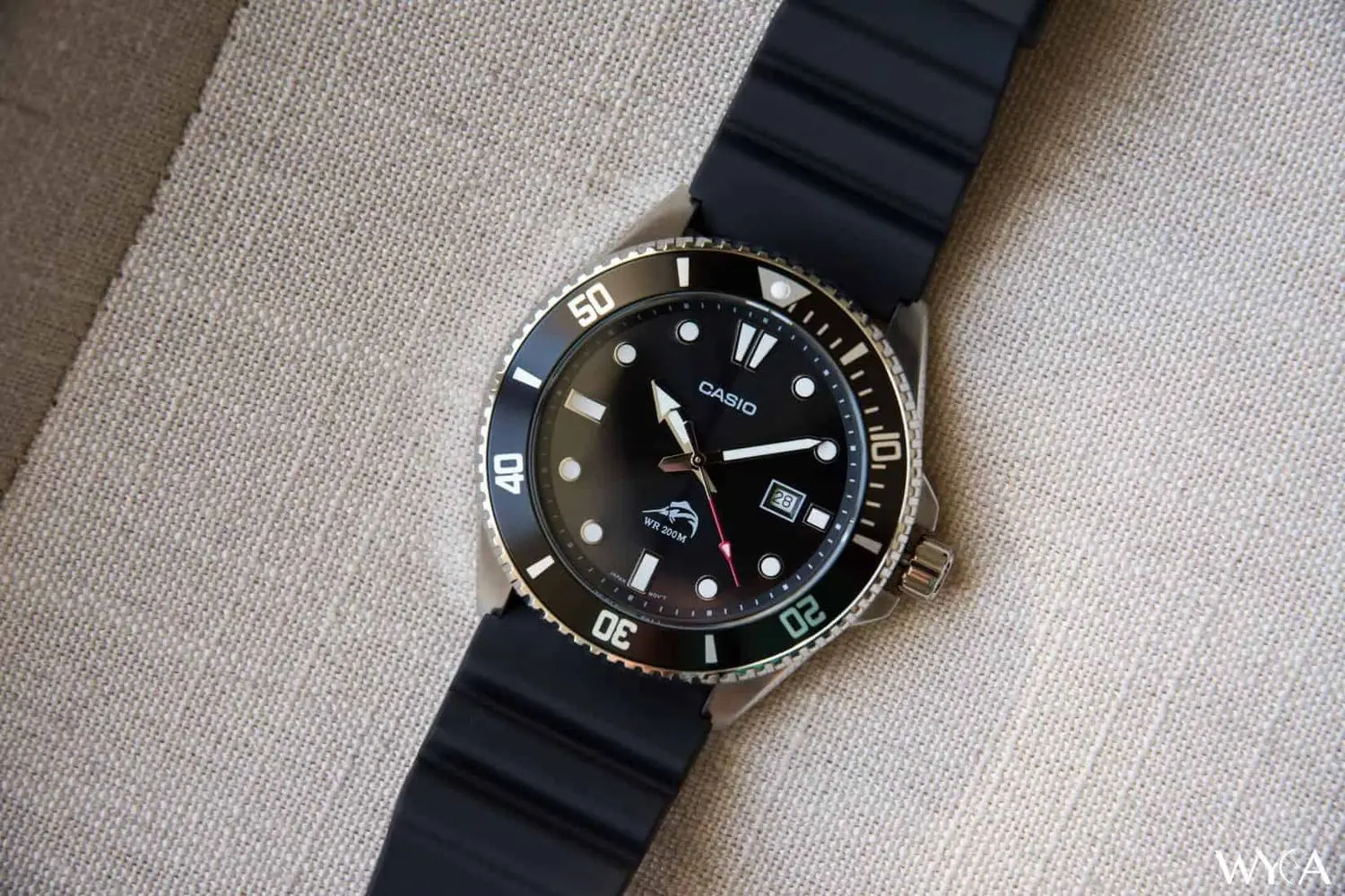 Casio marlin diving men's watch mdv-106-1a black dial 44mm rubber strap 200m water resist casio marlin mdv-106-1a men's diving watch black dial 44mm rubber strap 200m water resist