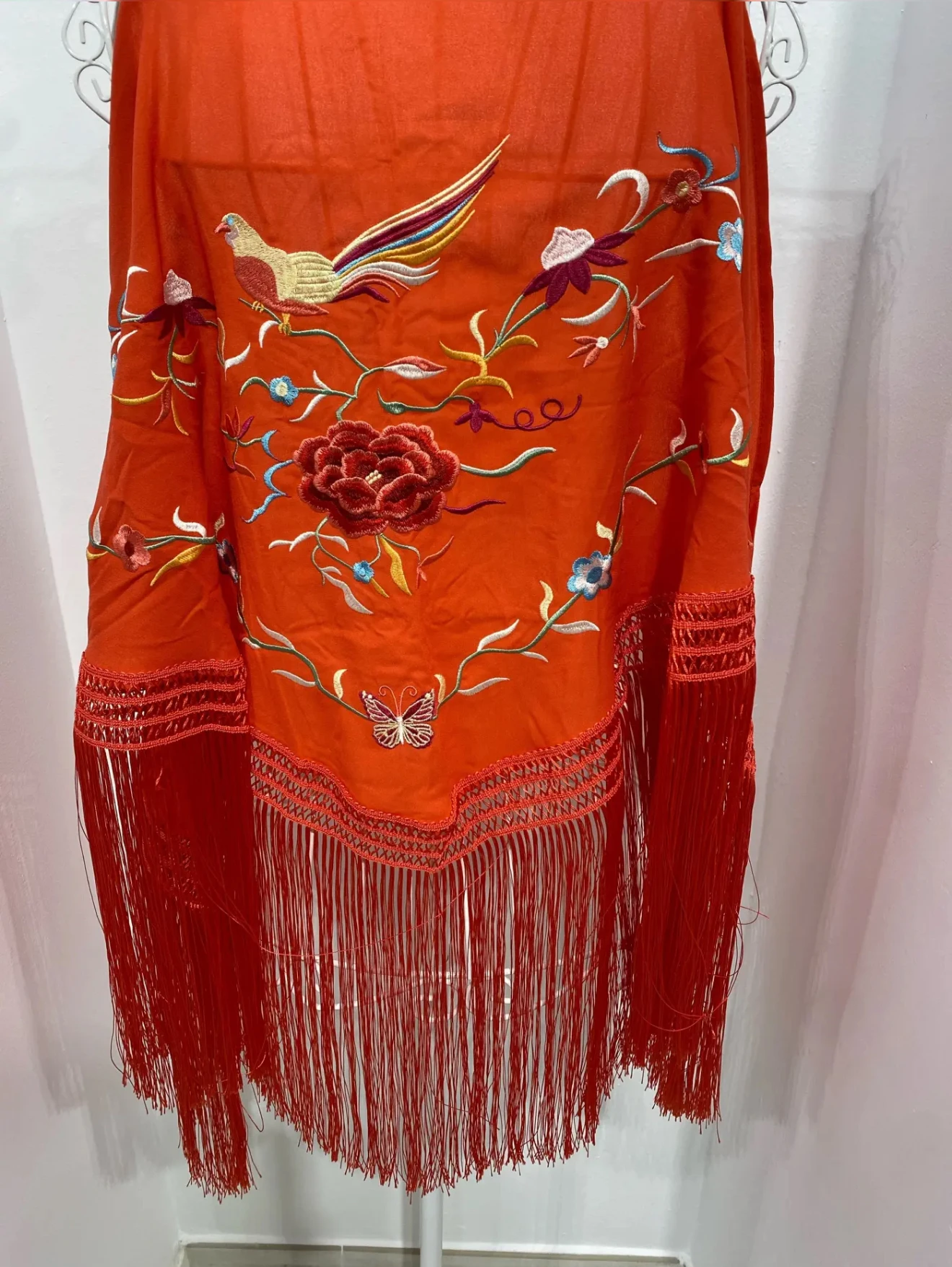 Flamenco embroidered shawl mt24-15 measurements length 1.50 x width 60cm long fringe